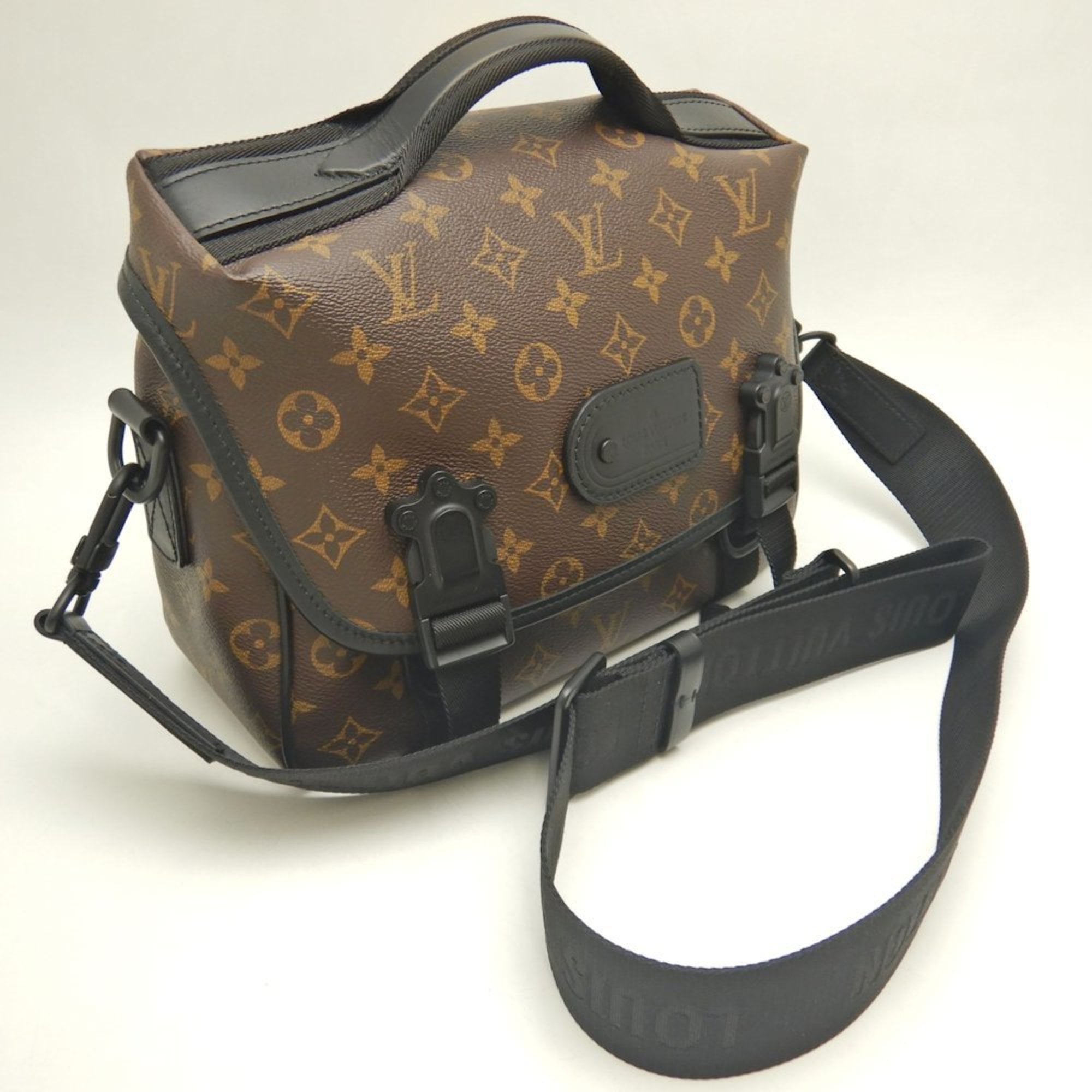 Louis Vuitton Brown Pvc Shoulder Bag (Pre-Owned)