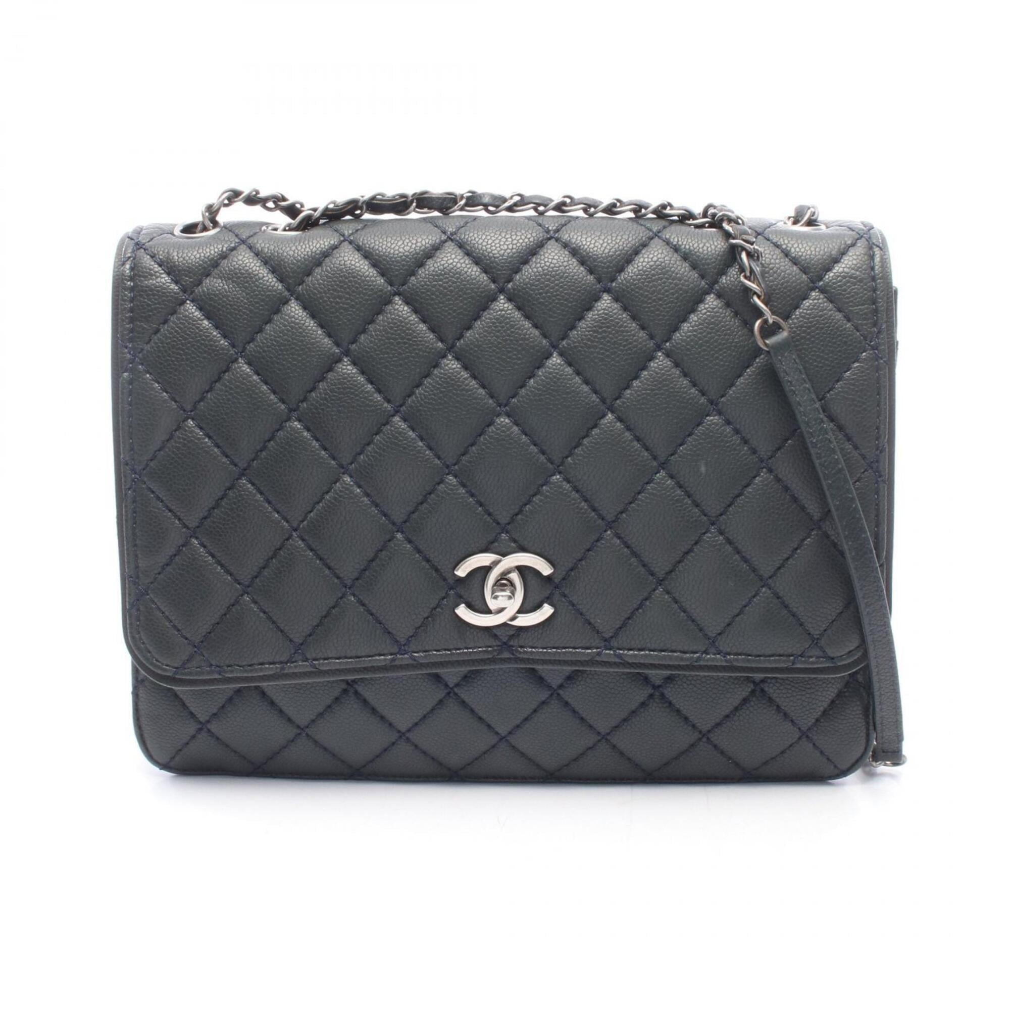 Chanel Green Grained Calfskin Handbag Shoulder Bag (Pre-Owned)