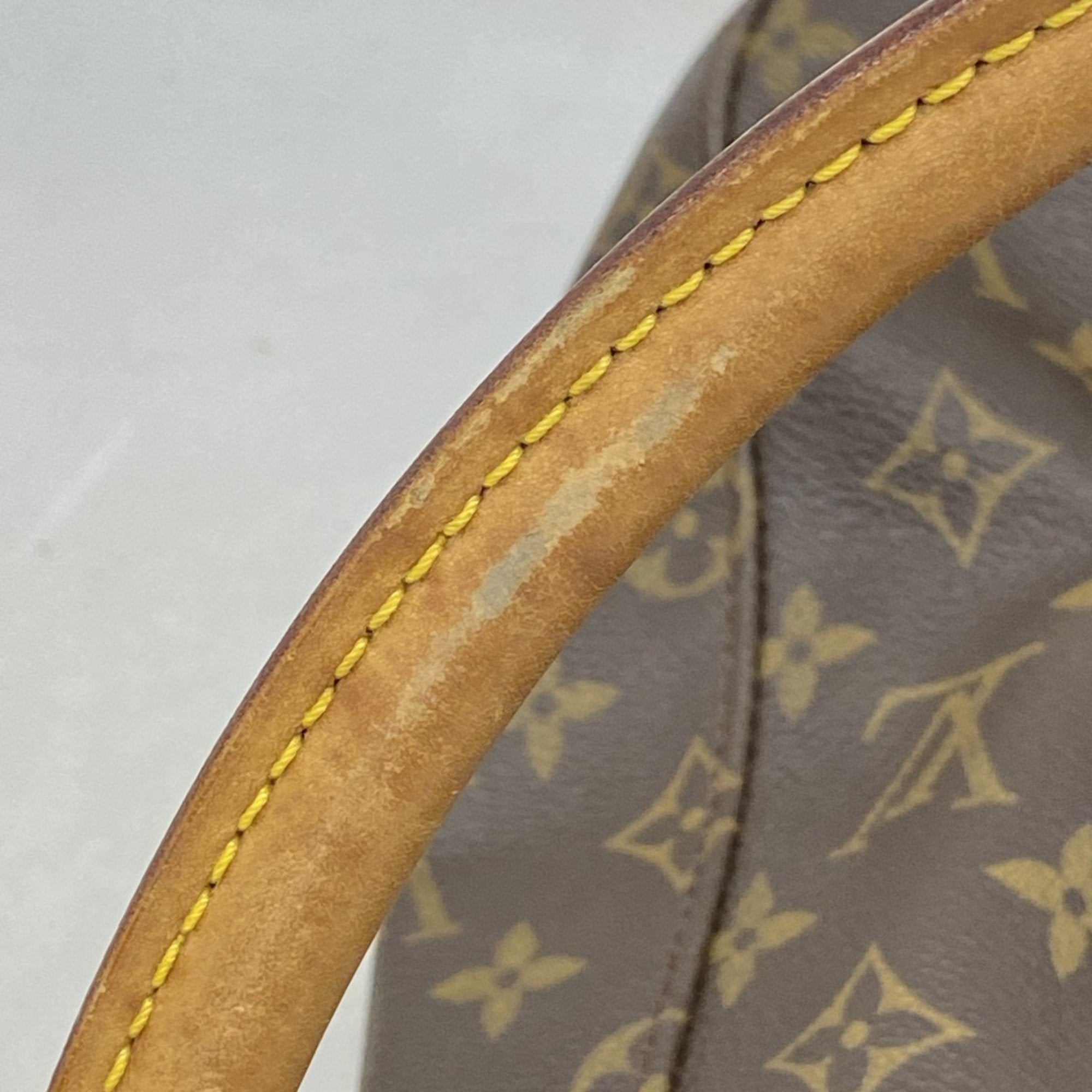 Louis Vuitton Brown Shoulder Bag (Pre-Owned)
