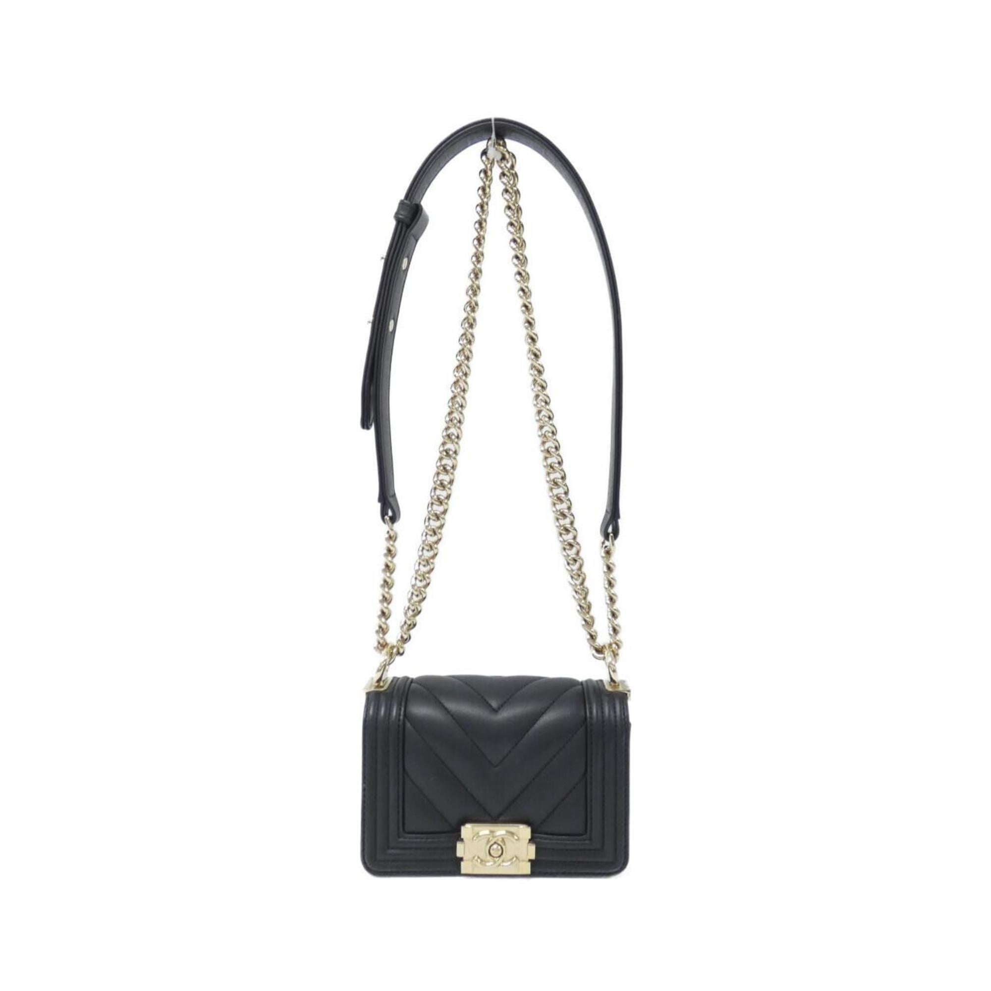 Chanel Boy Chanel Black Leather Shoulder Bag (Pre-Owned)