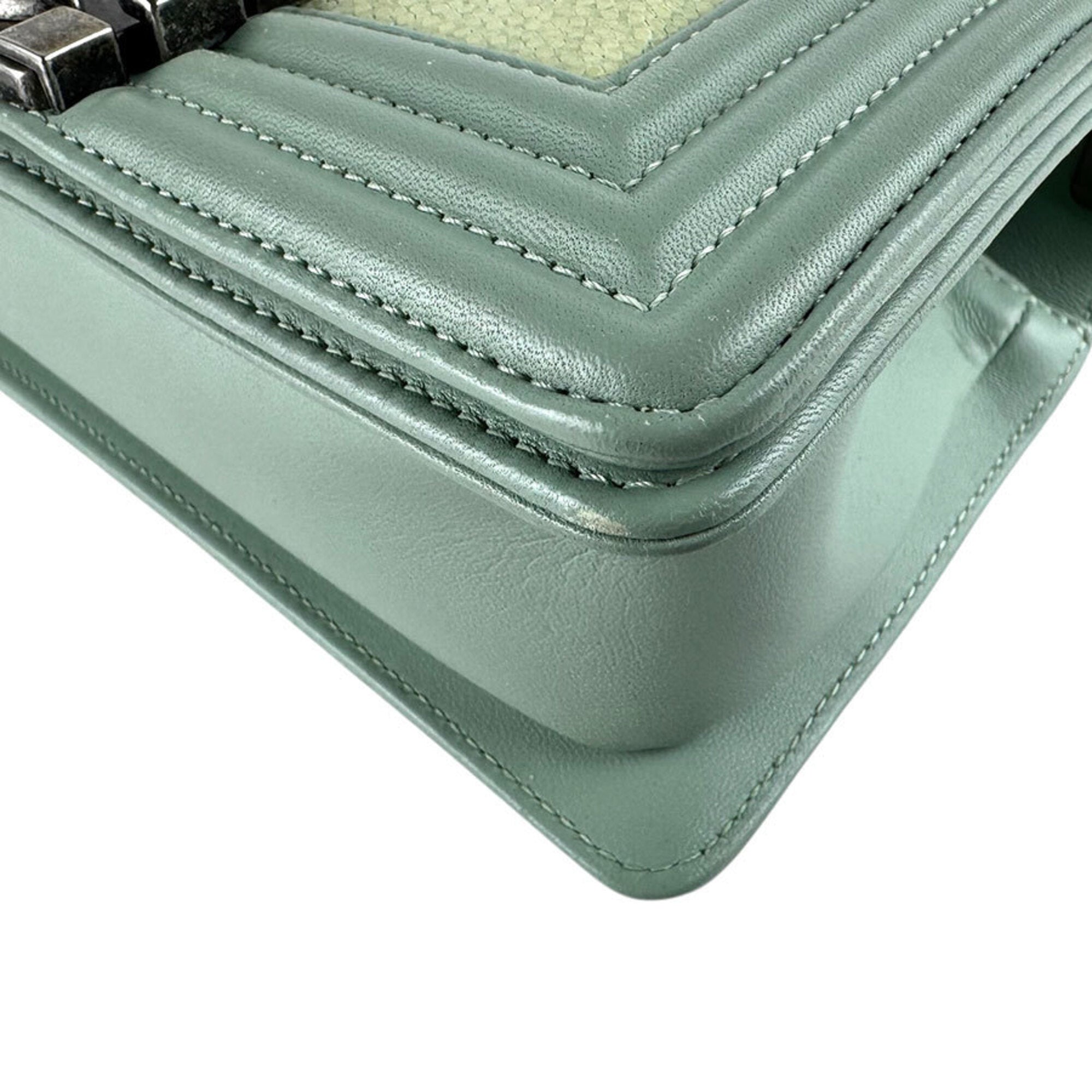 Chanel Green Leather Shoulder Bag (Pre-Owned)