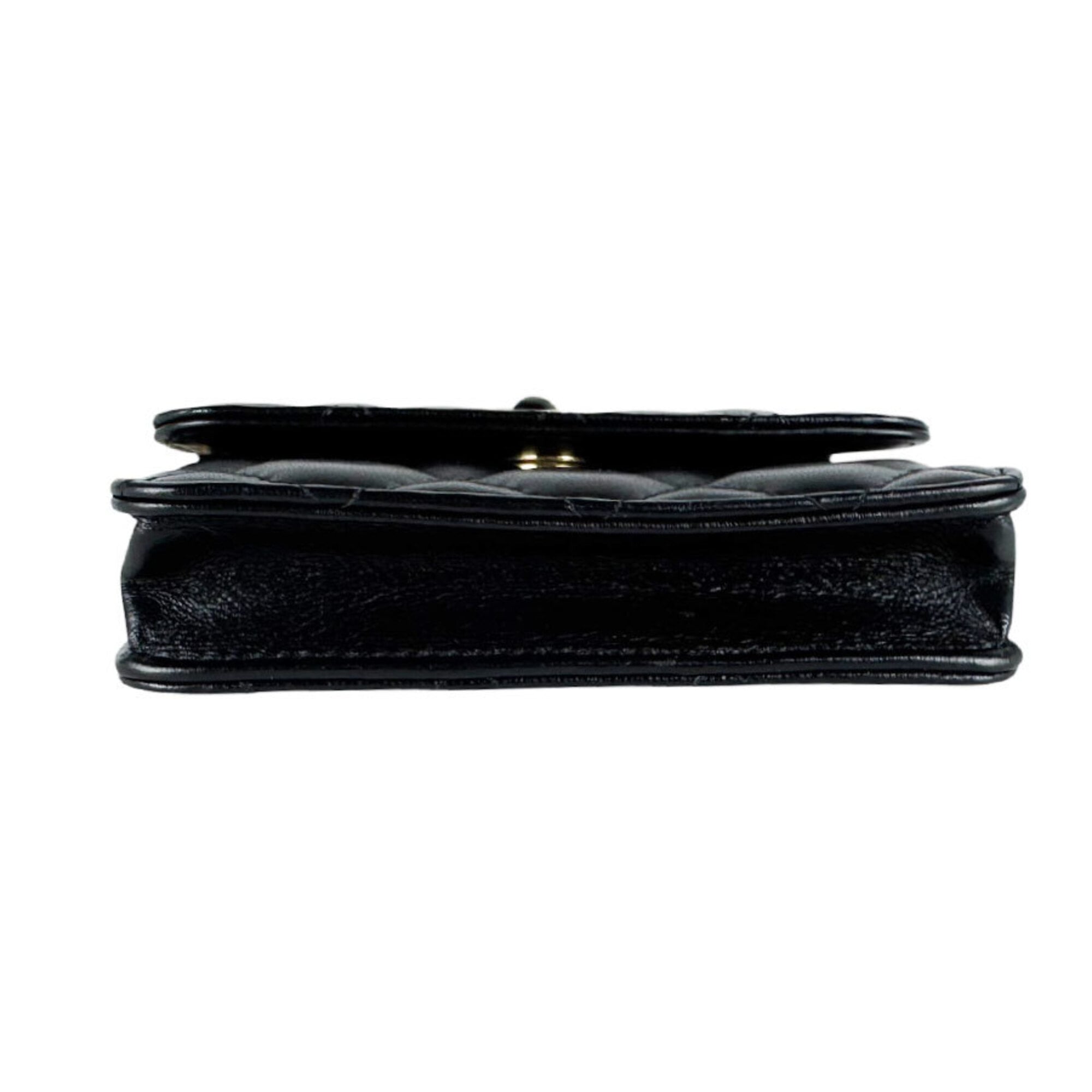 Chanel Black Leather Pochette (Pre-Owned)