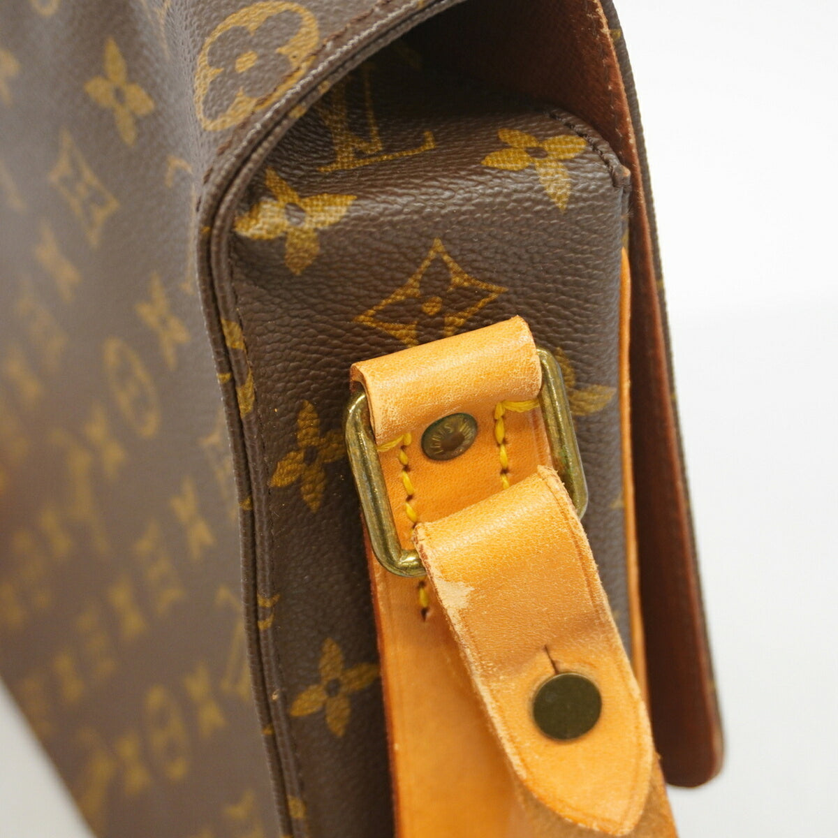 Louis Vuitton Brown Shoulder Bag (Pre-Owned)