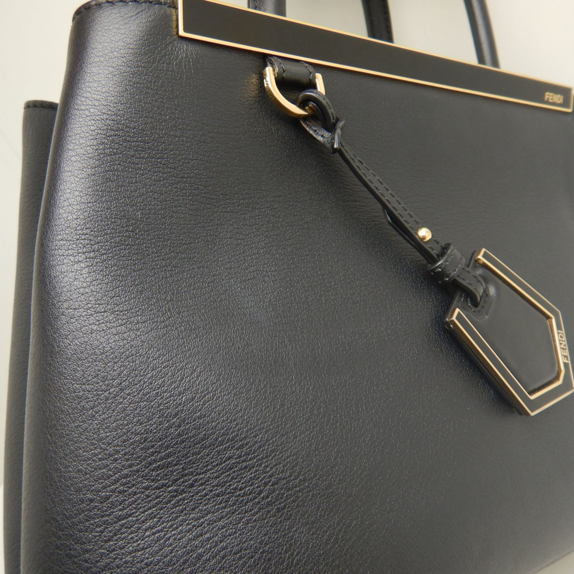 Fendi Black Leather Handbag (Pre-Owned)