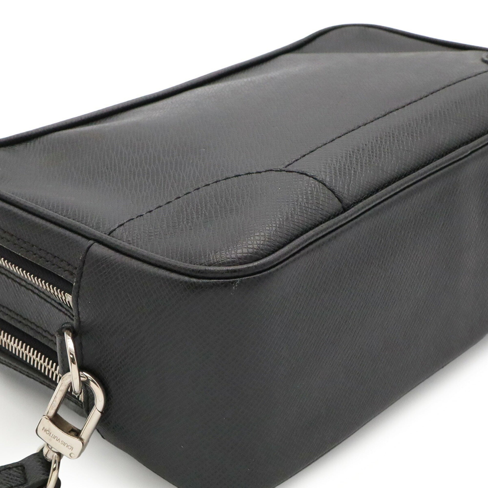 Louis Vuitton Taiga Ardoise Taiga Leather Clutch Bag (Pre-Owned)