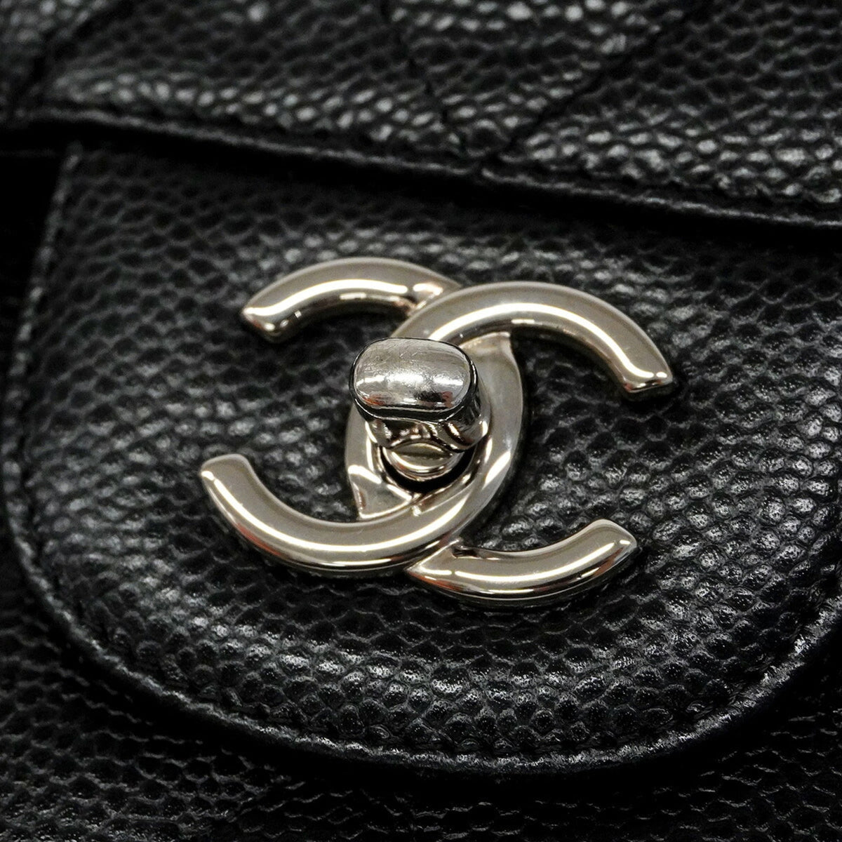 Chanel Black Grained Calfskin Shoulder Bag (Pre-Owned)