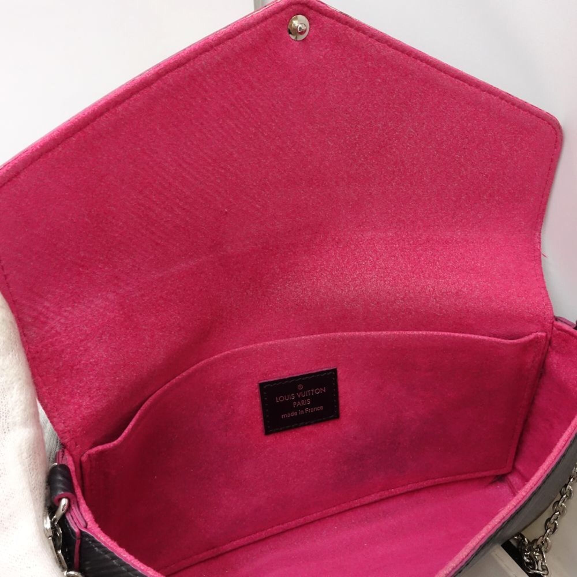 Louis Vuitton Epi Hot Pink Noir Epi Leather Pochette (Pre-Owned)