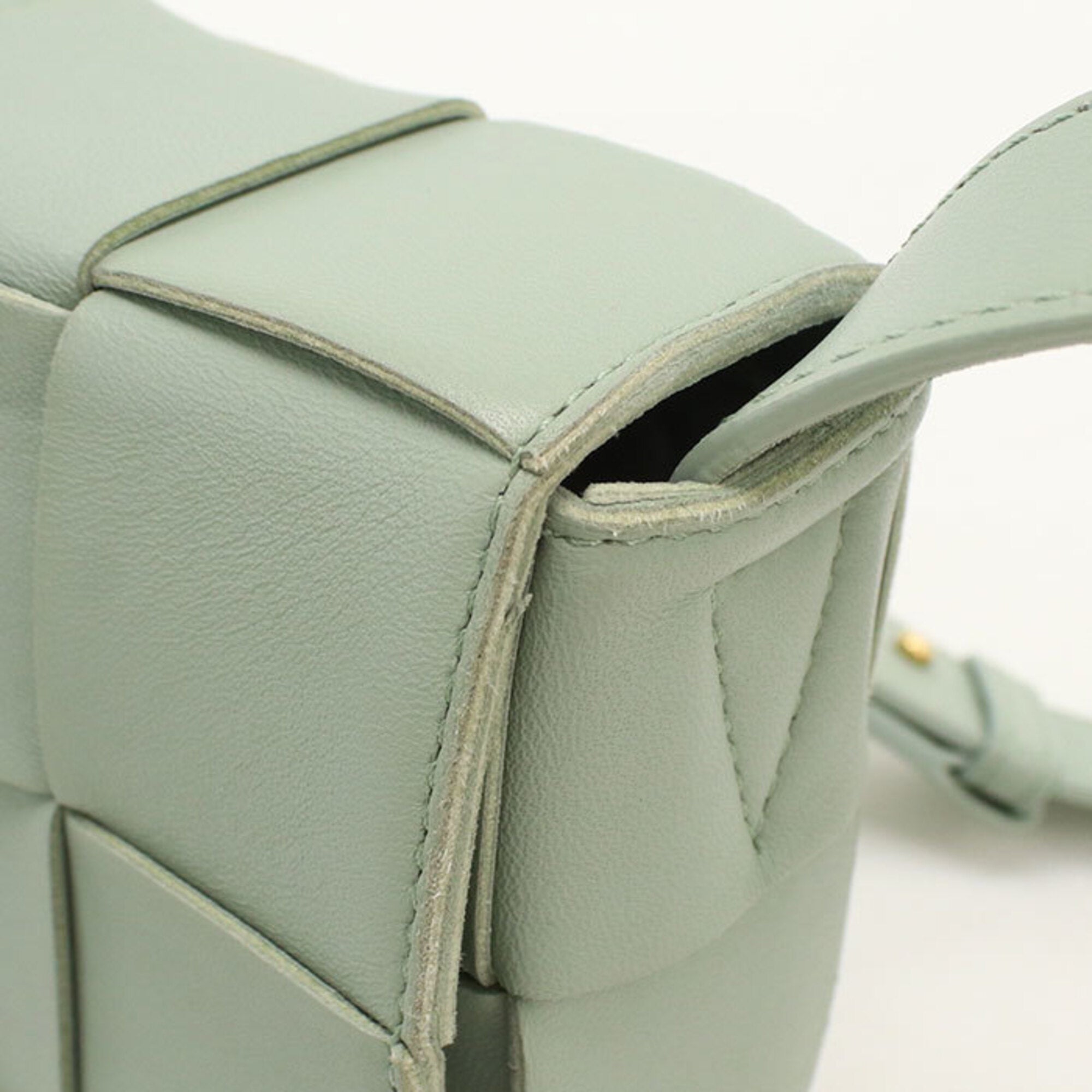 Bottega Veneta Green Leather Shoulder Bag (Pre-Owned)
