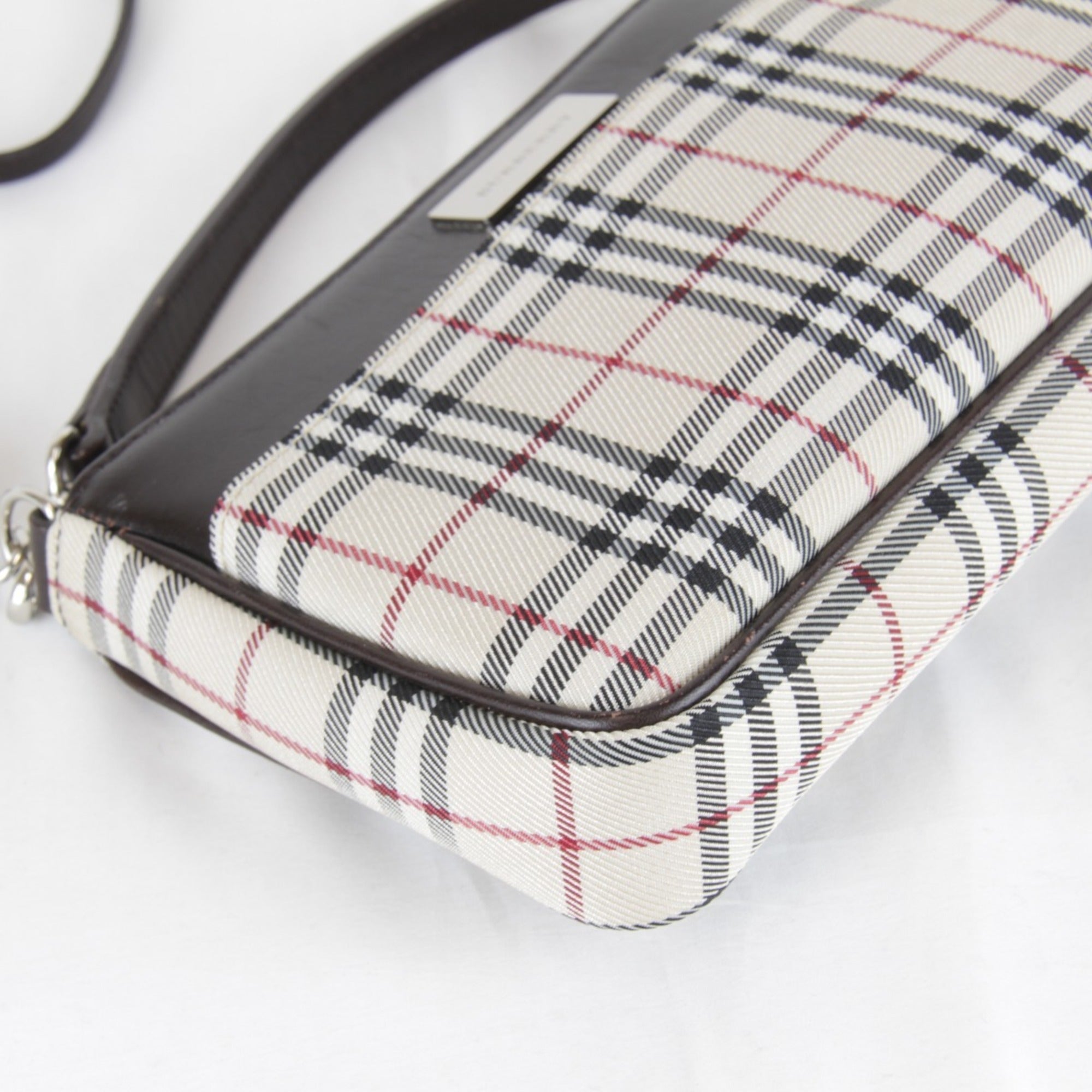 Burberry Beige Canvas Shoulder Bag (Pre-Owned)