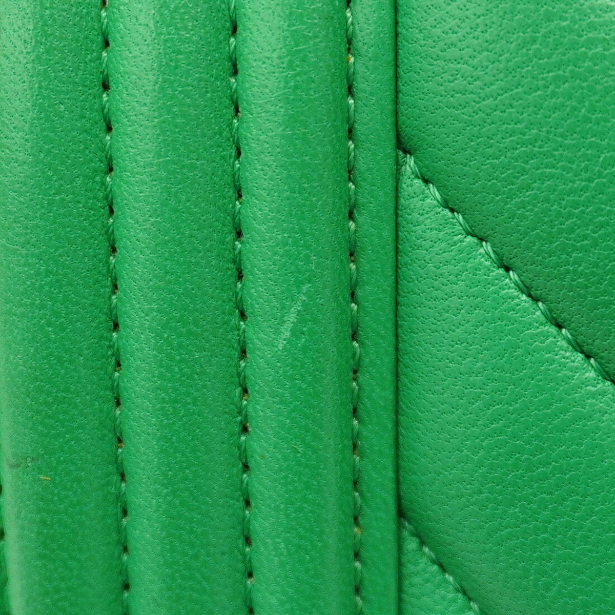 Chanel Green Leather Shoulder Bag (Pre-Owned)