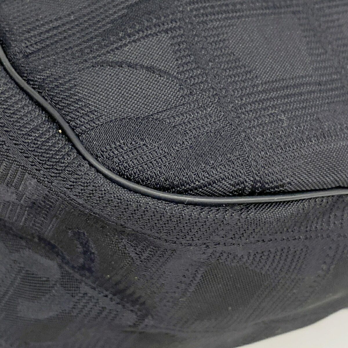 Chanel Black Nylon Shoulder Bag (Pre-Owned)