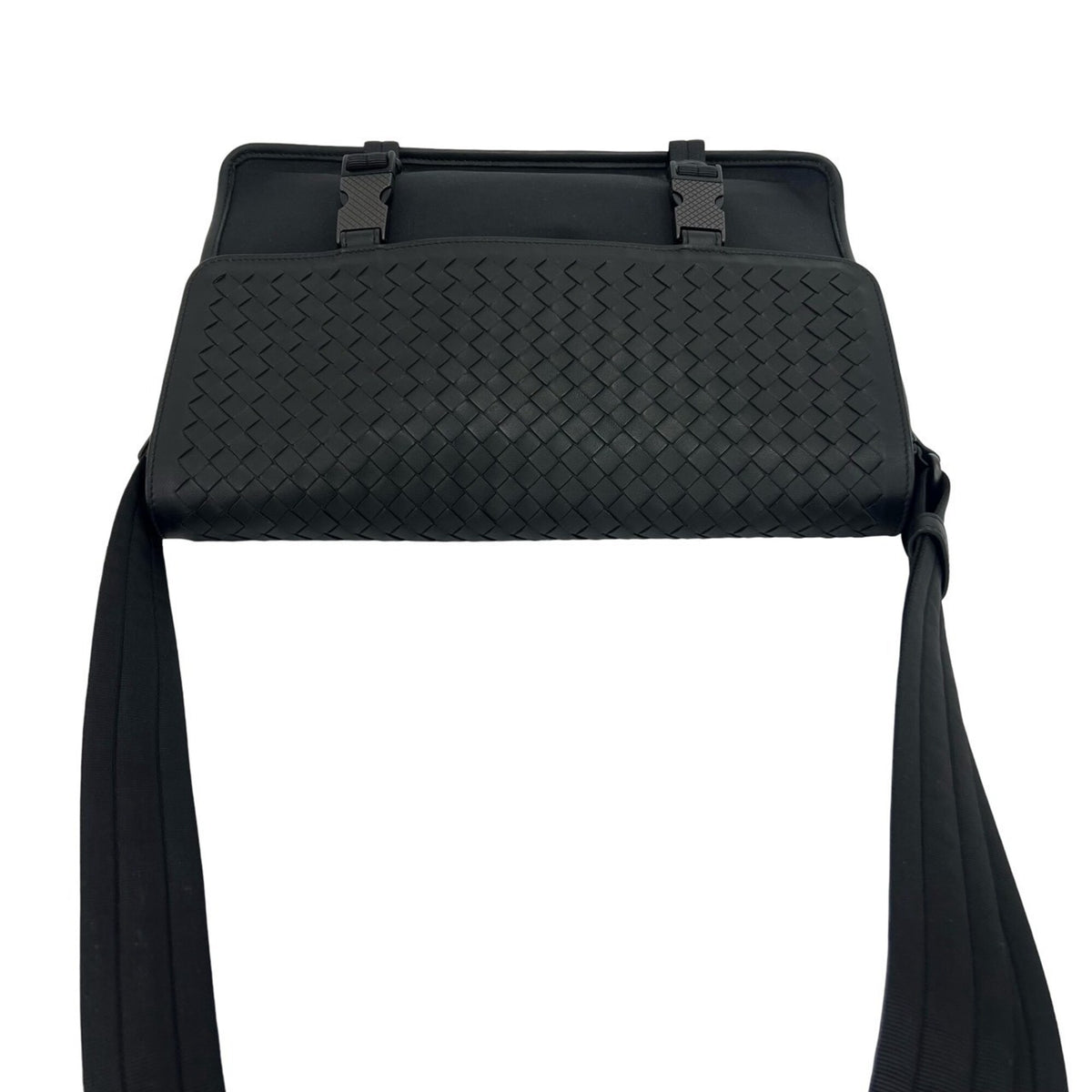 Bottega Veneta Black Leather Nylon Shoulder Bag (Pre-Owned)