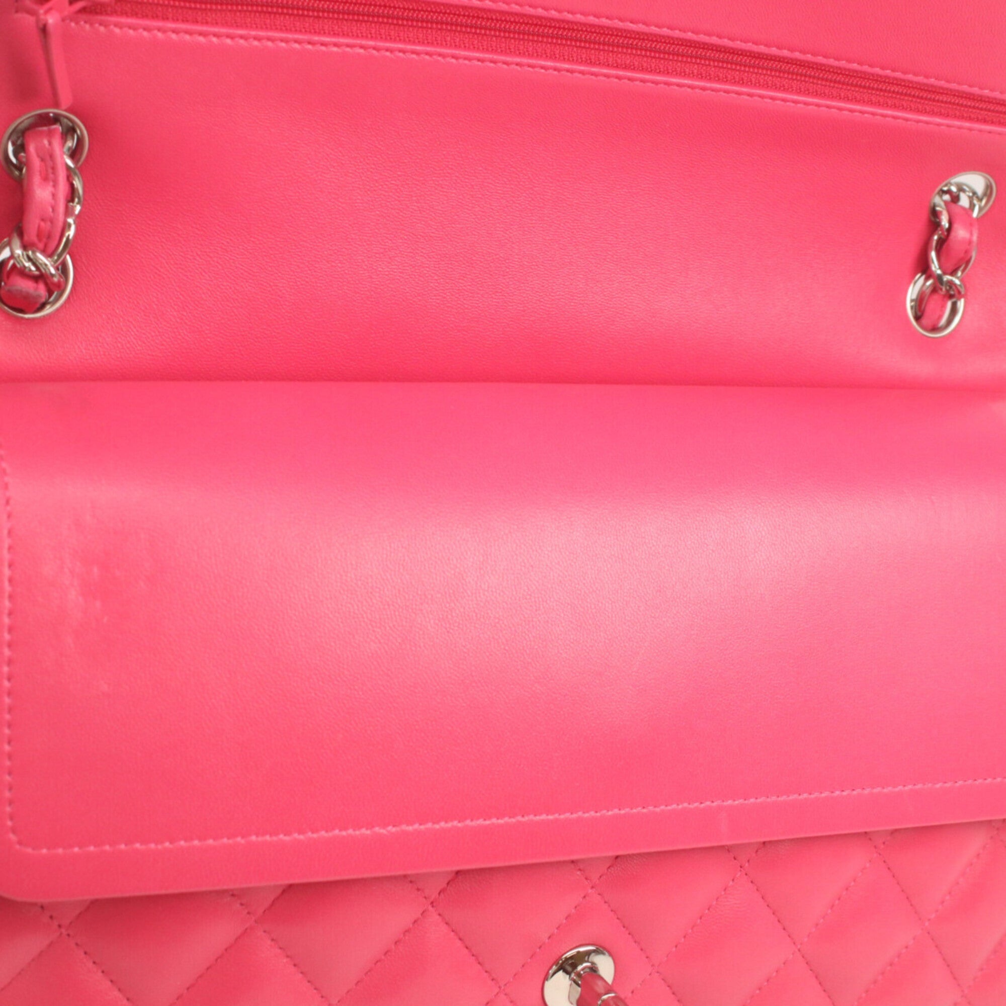 Chanel Pink Leather Shoulder Bag (Pre-Owned)