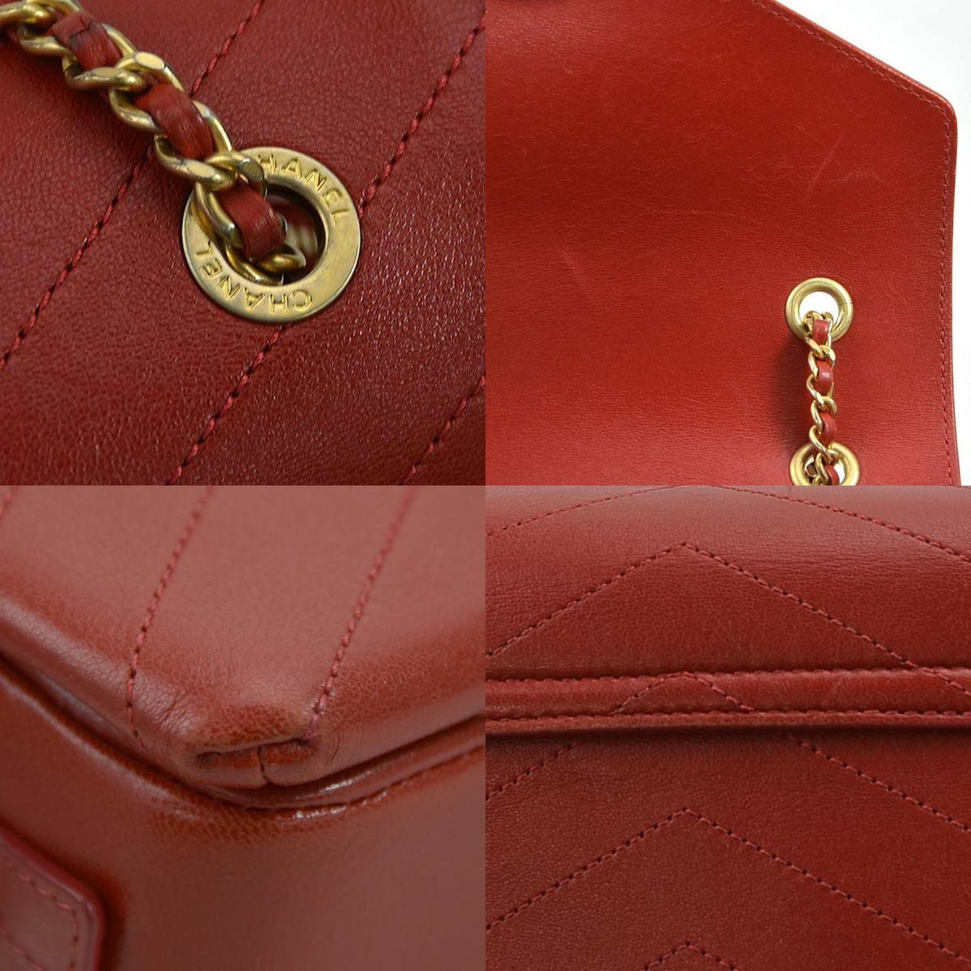 Chanel Red Color Leather Shoulder Bag (Pre-Owned)