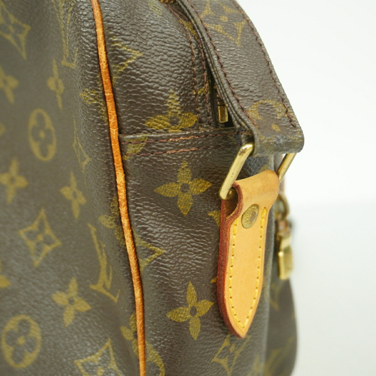 Louis Vuitton Brown Shoulder Bag (Pre-Owned)
