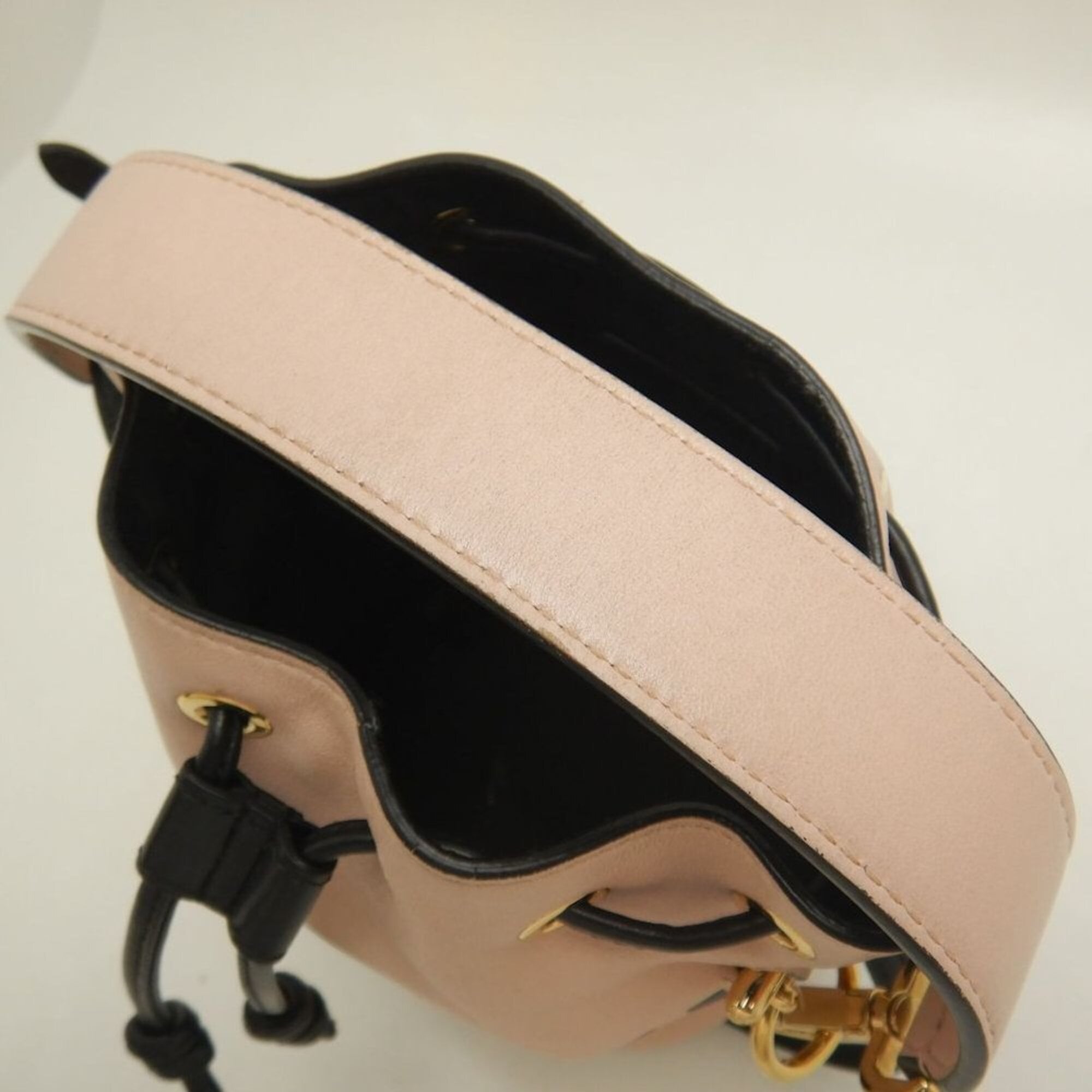 Fendi Black Pink Leather Shoulder Bag (Pre-Owned)