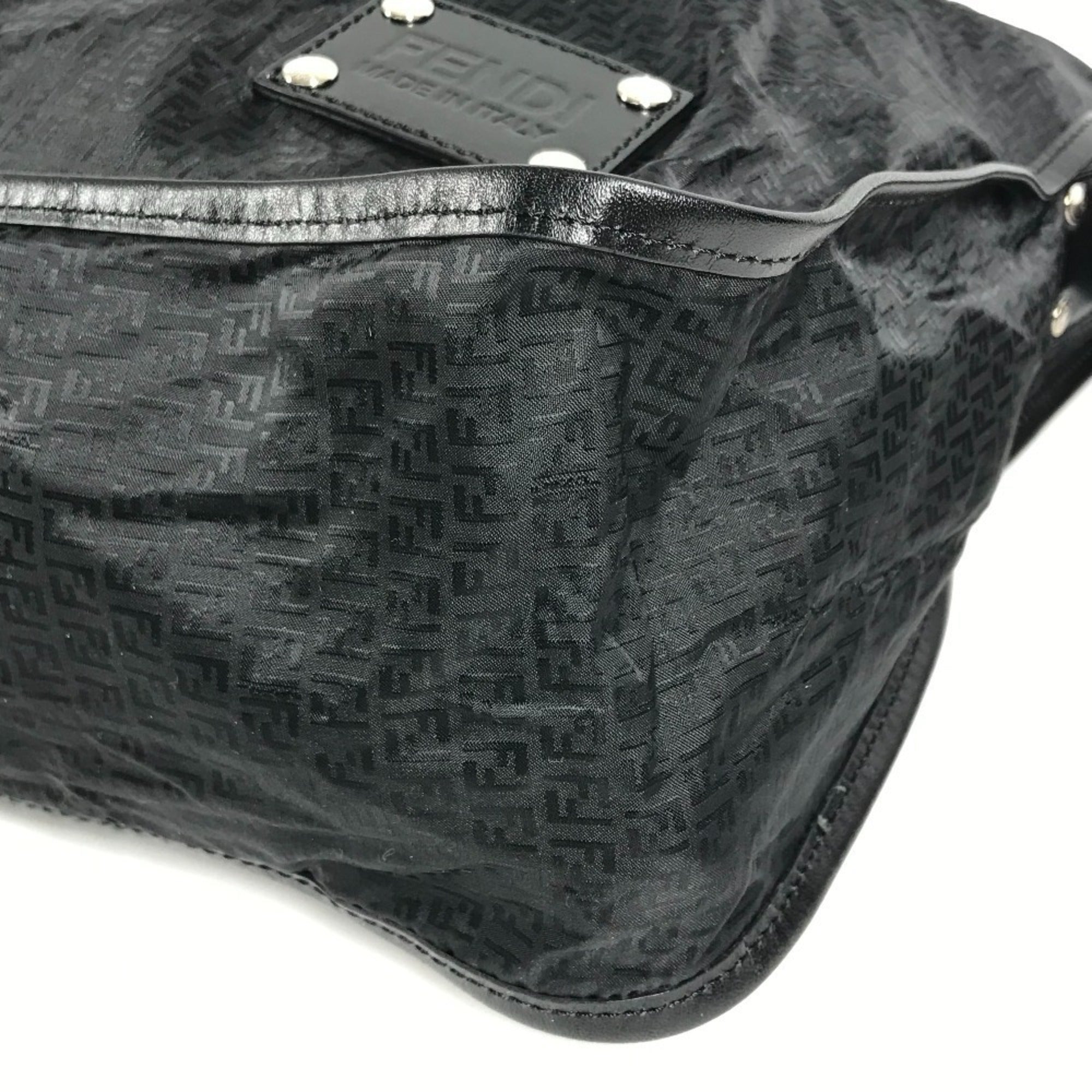 Fendi Black Leather Nylon Shoulder Bag (Pre-Owned)