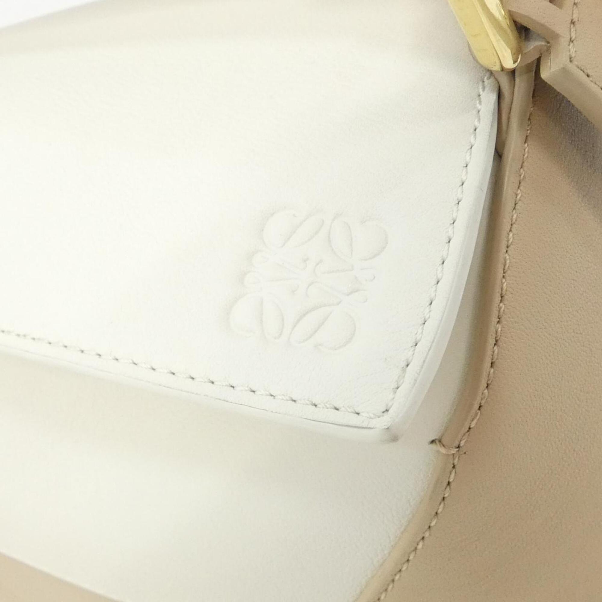Loewe White Leather Handbag (Pre-Owned)
