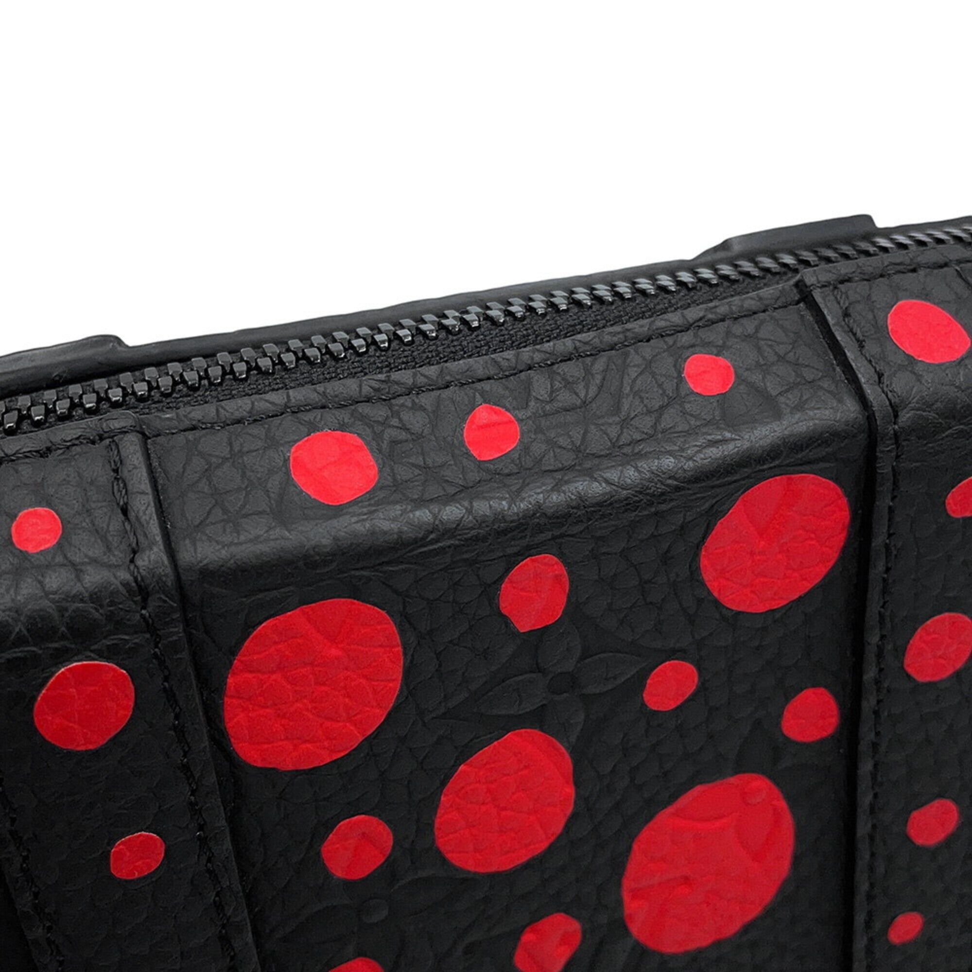 Louis Vuitton Noir Red Color Monogram Shoulder Bag (Pre-Owned)