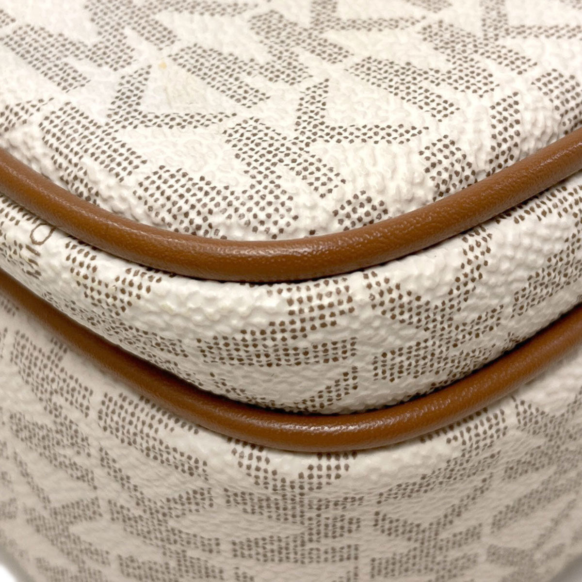 Michael Kors Beige Pvc Shoulder Bag (Pre-Owned)