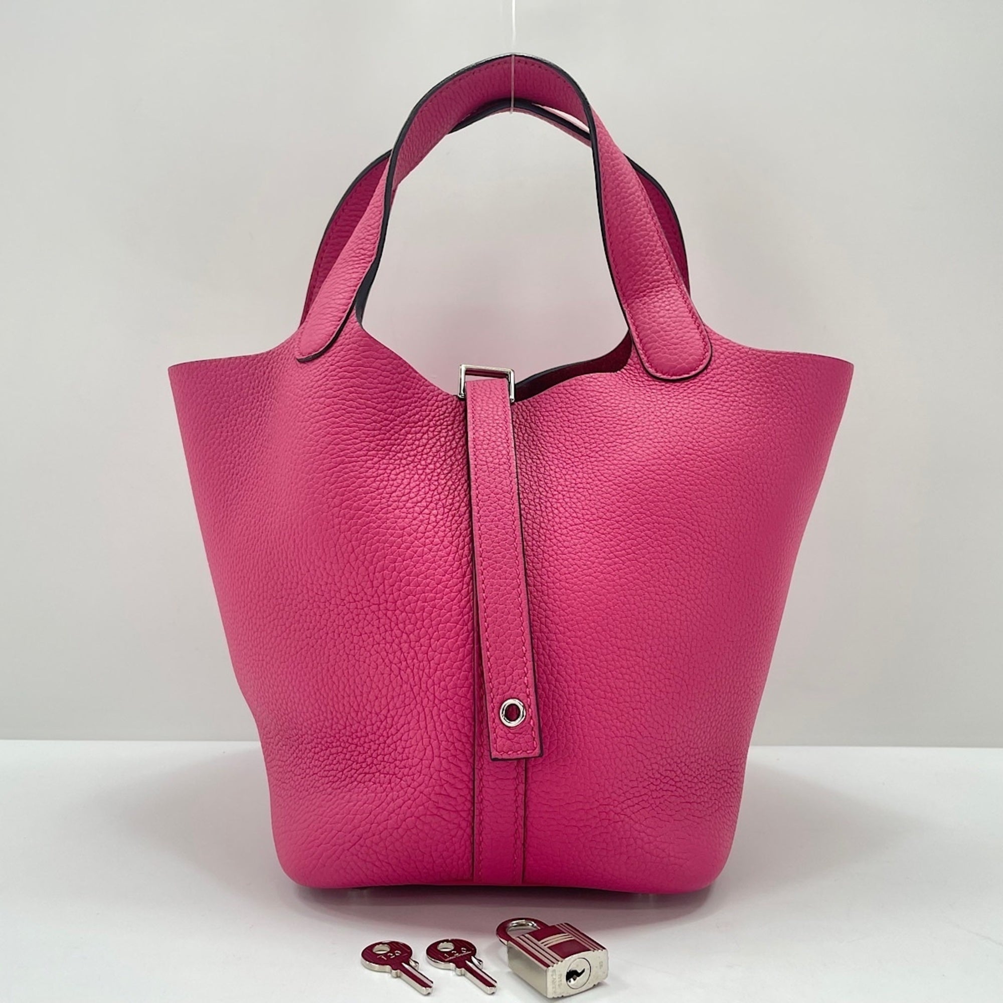 Hermes Pink Handbag (Pre-Owned)