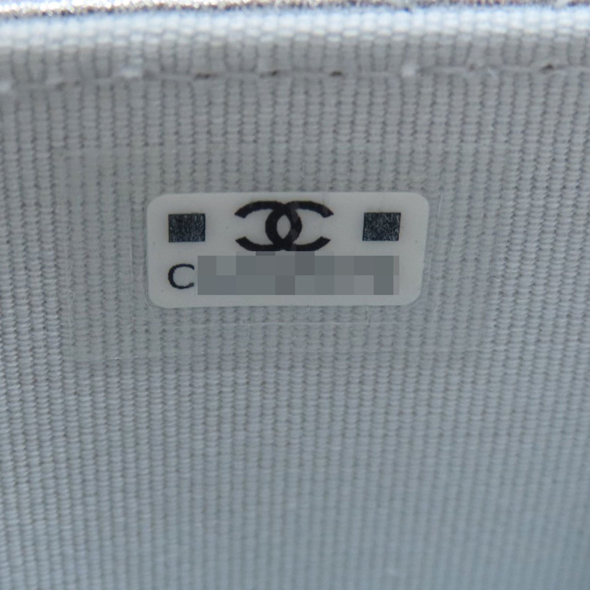 Chanel Silver Leather Shoulder Bag (Pre-Owned)