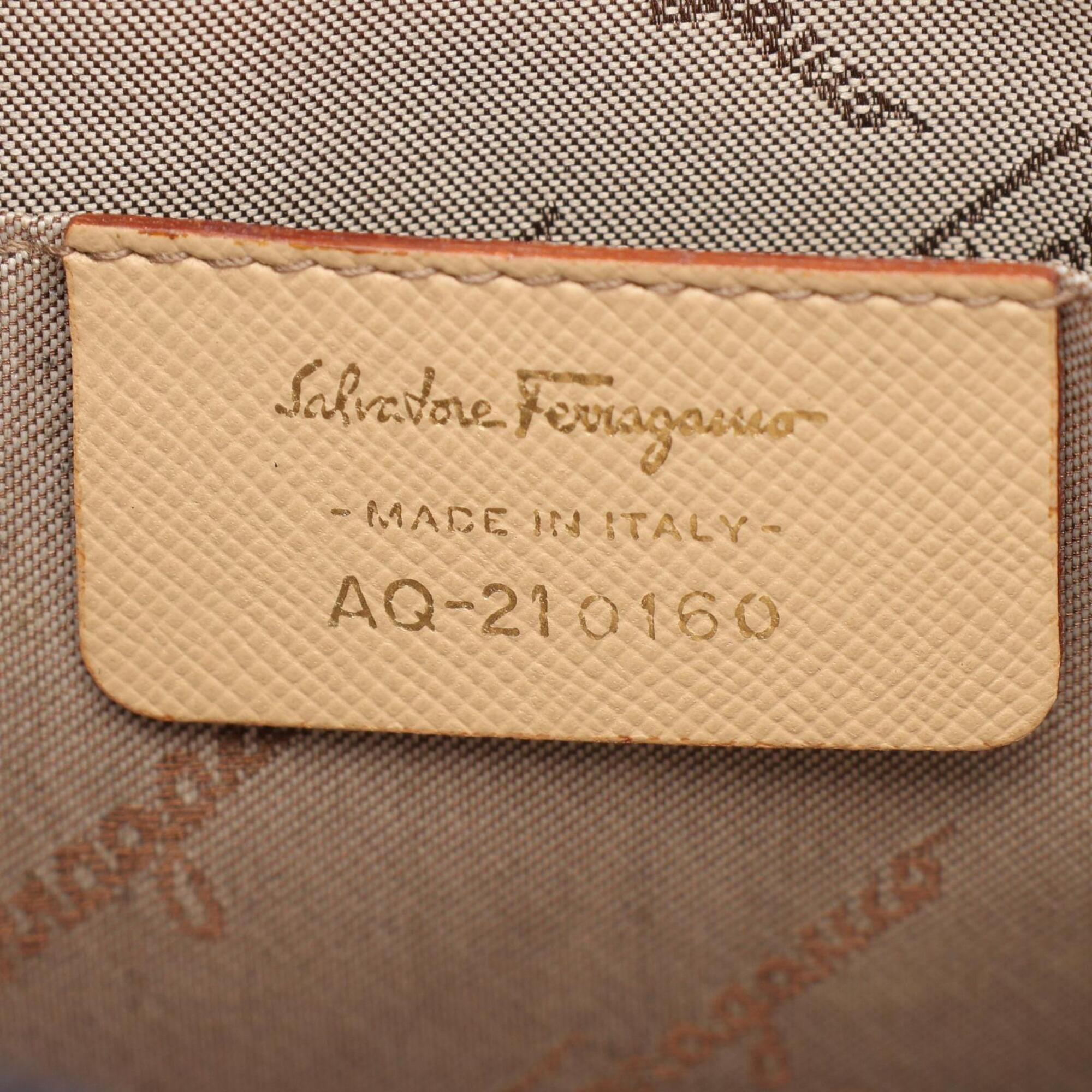 Salvatore Ferragamo Beige Leather Handbag (Pre-Owned)