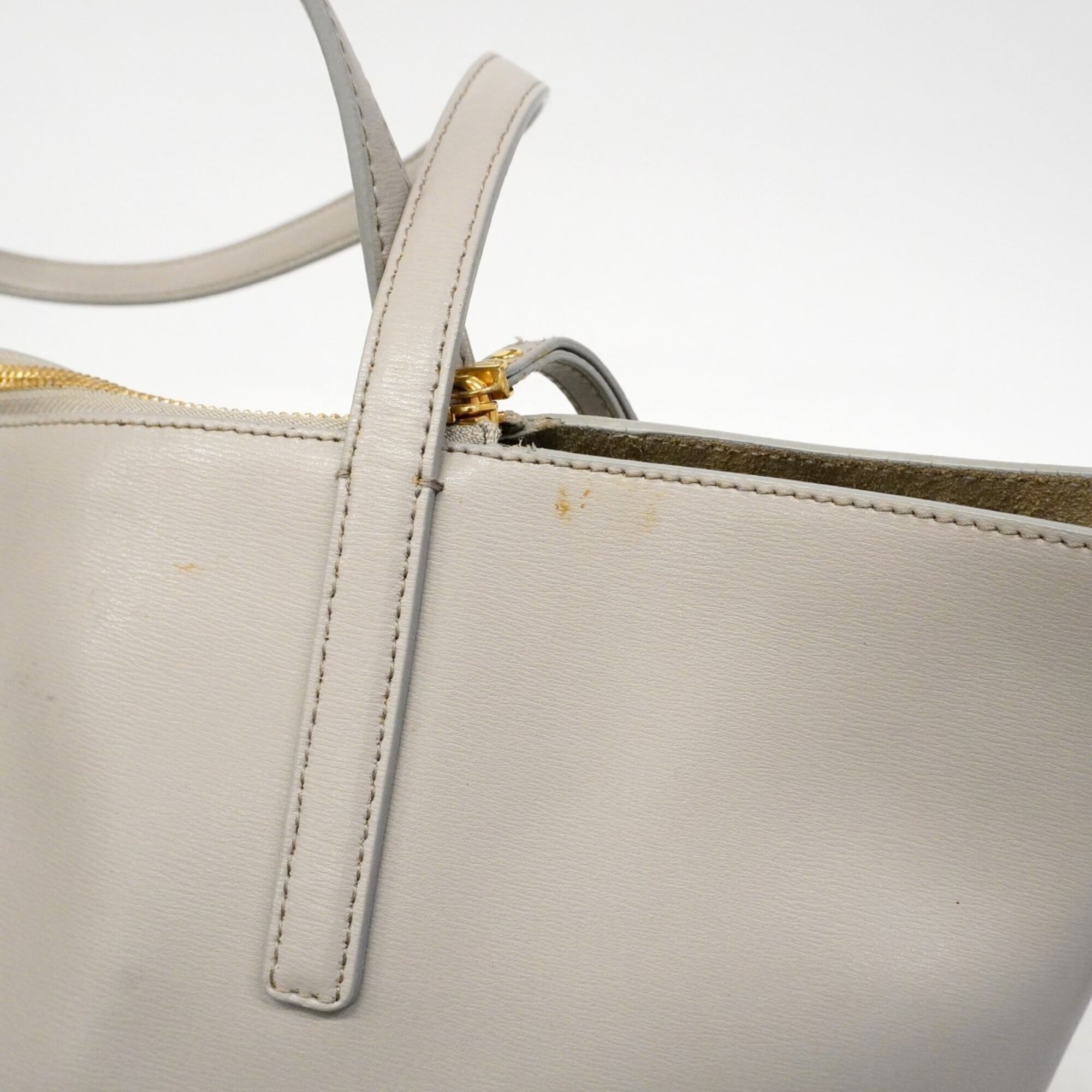 Salvatore Ferragamo Gray Leather Tote Bag (Pre-Owned)