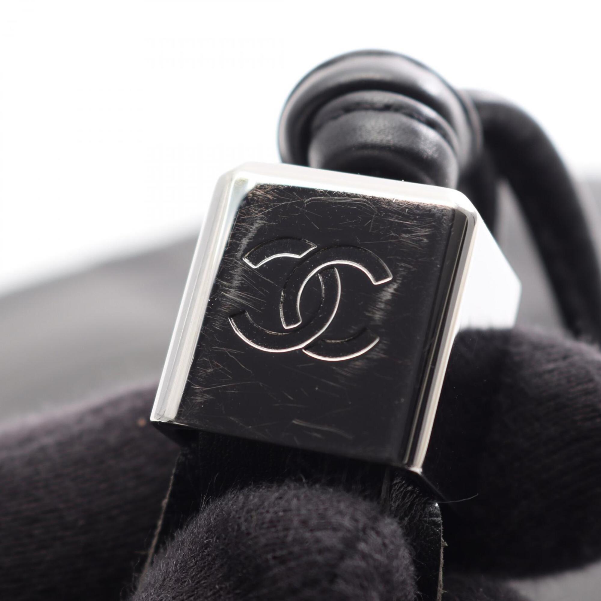 Chanel Black Leather Handbag (Pre-Owned)