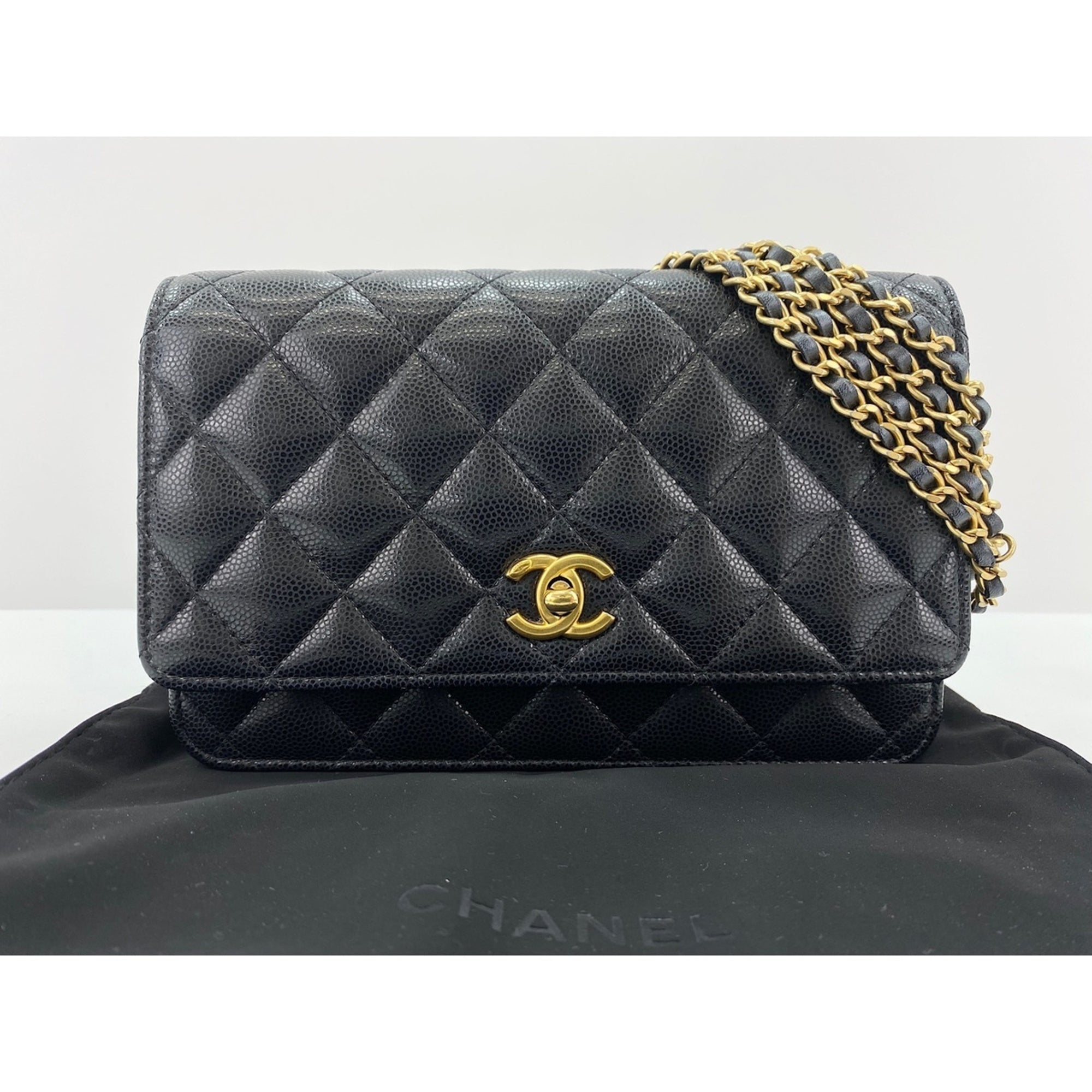 Chanel Black Shoulder Bag (Pre-Owned)
