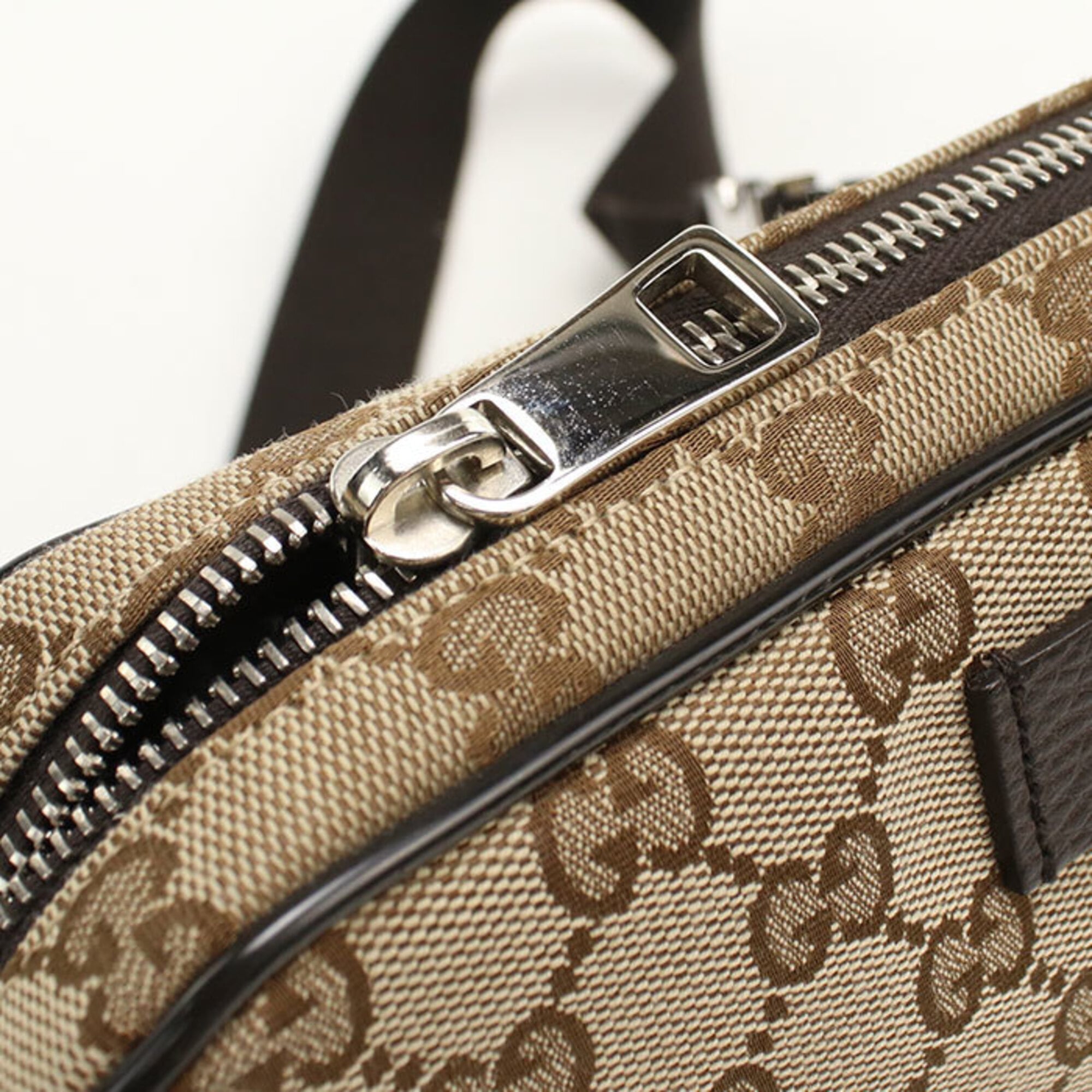 Gucci Beige Canvas Sling Bag (Pre-Owned)
