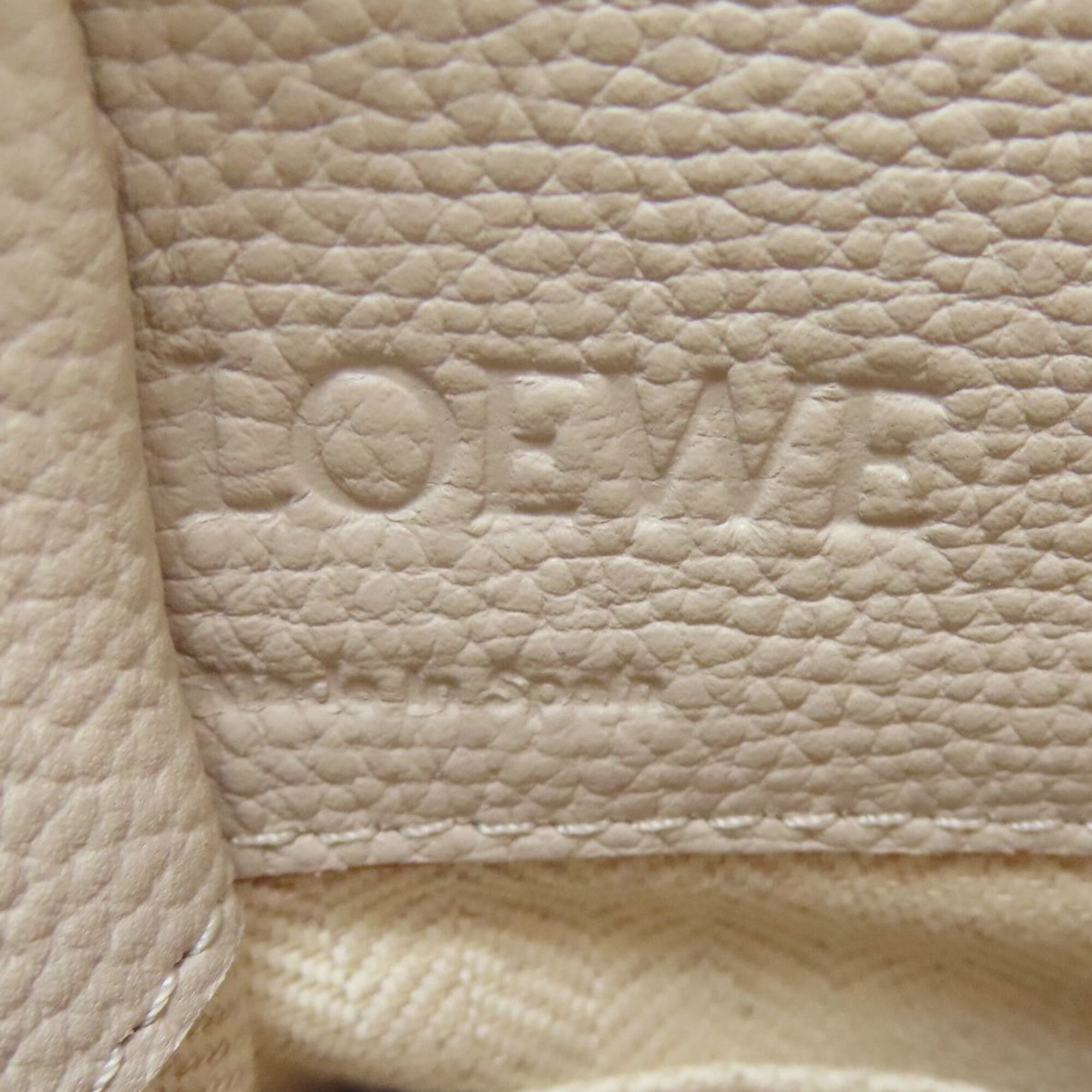 Loewe Beige Leather Handbag (Pre-Owned)