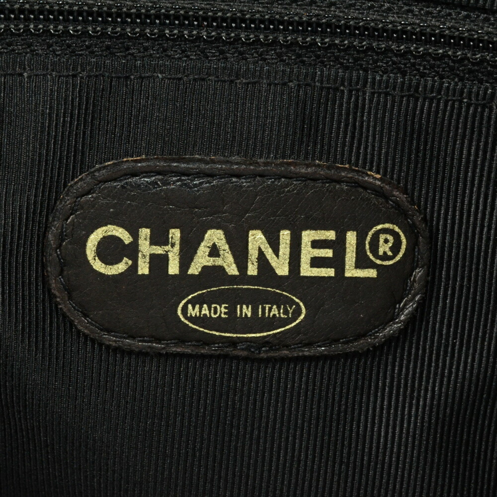 Chanel Black Grained Calfskin Shoulder Bag (Pre-Owned)