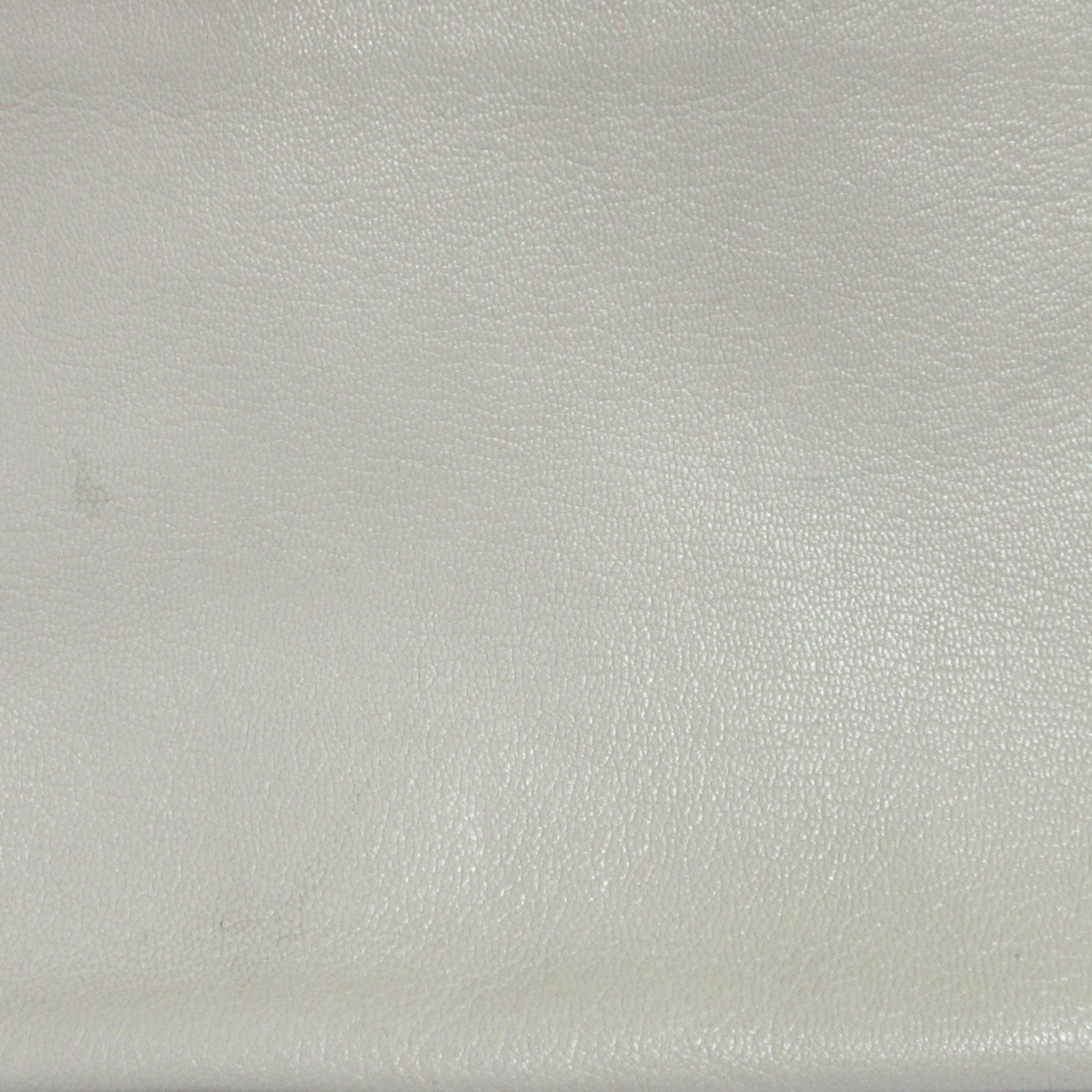 Celine Off-White White Leather Shoulder Bag (Pre-Owned)