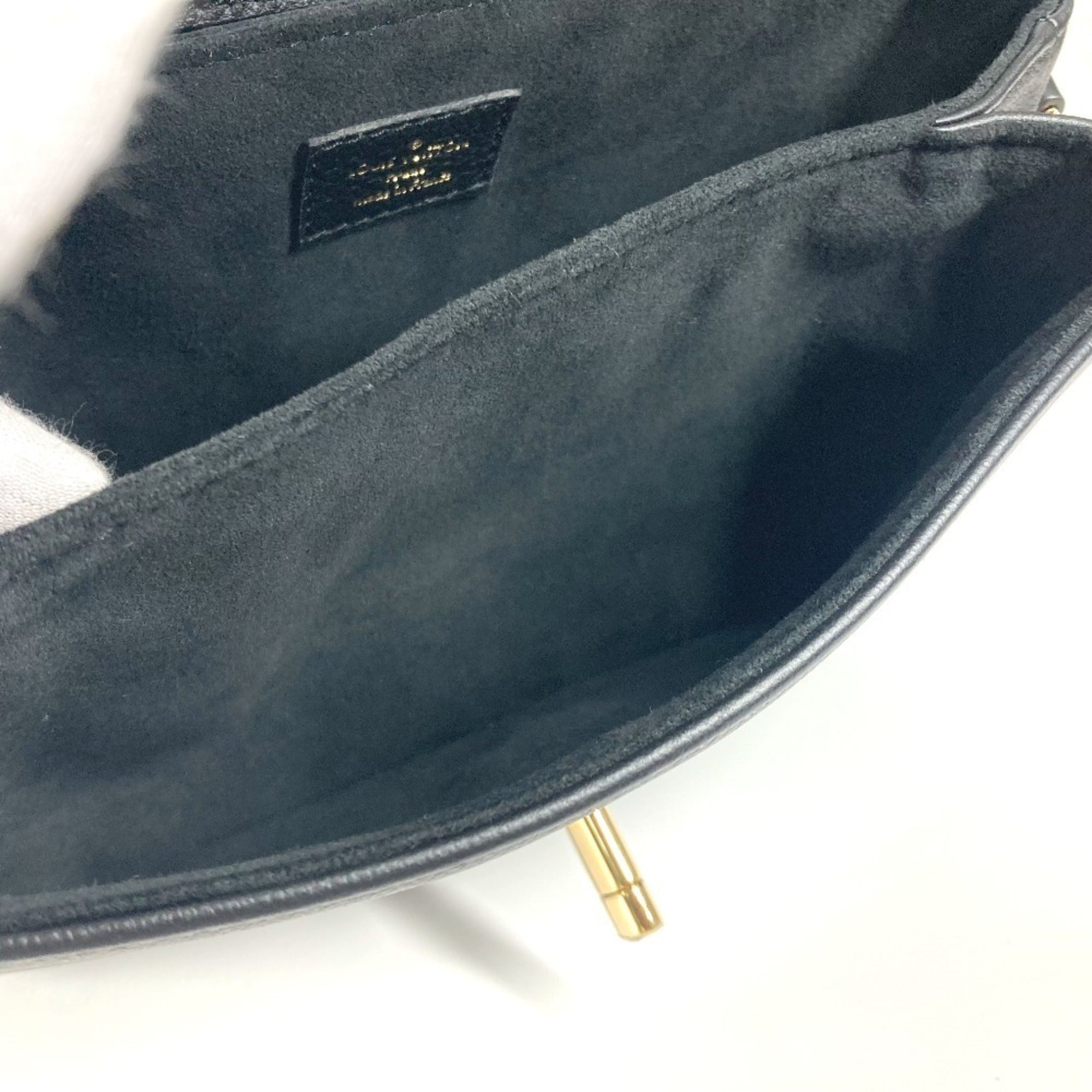 Louis Vuitton Black Noir Leather Handbag Shoulder Bag (Pre-Owned)