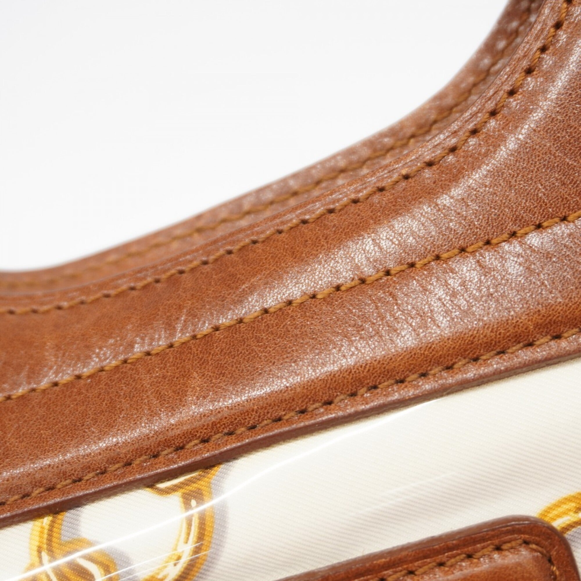 Louis Vuitton Blanc Brown Handbag (Pre-Owned)