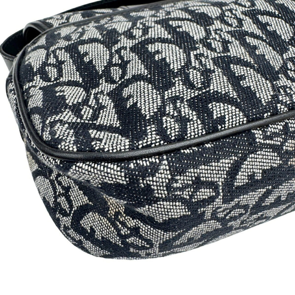 Christian Dior Trotter Black Canvas Shoulder Bag (Pre-Owned)
