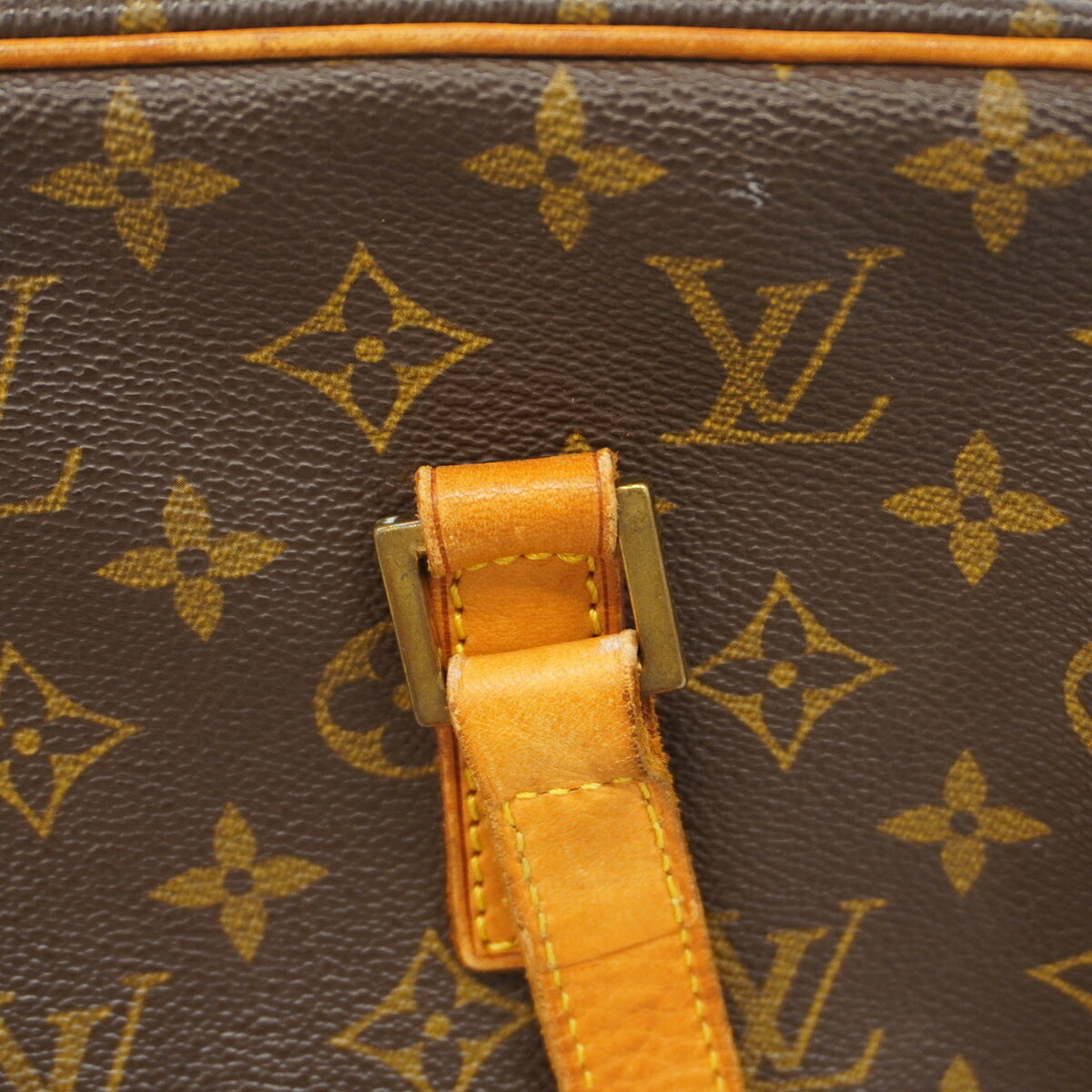 Louis Vuitton Brown Shoulder Bag (Pre-Owned)