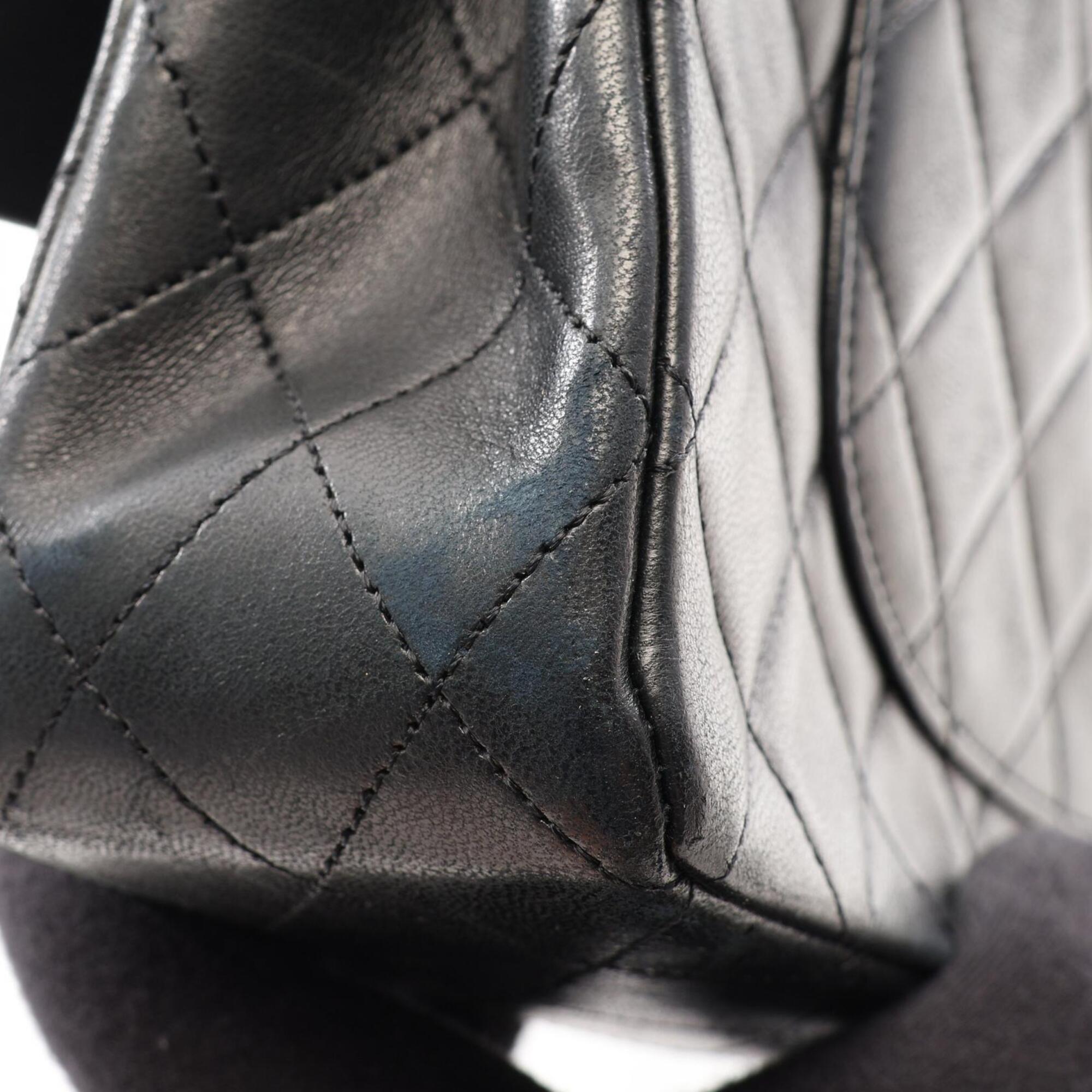 Chanel Black Leather Handbag Shoulder Bag (Pre-Owned)