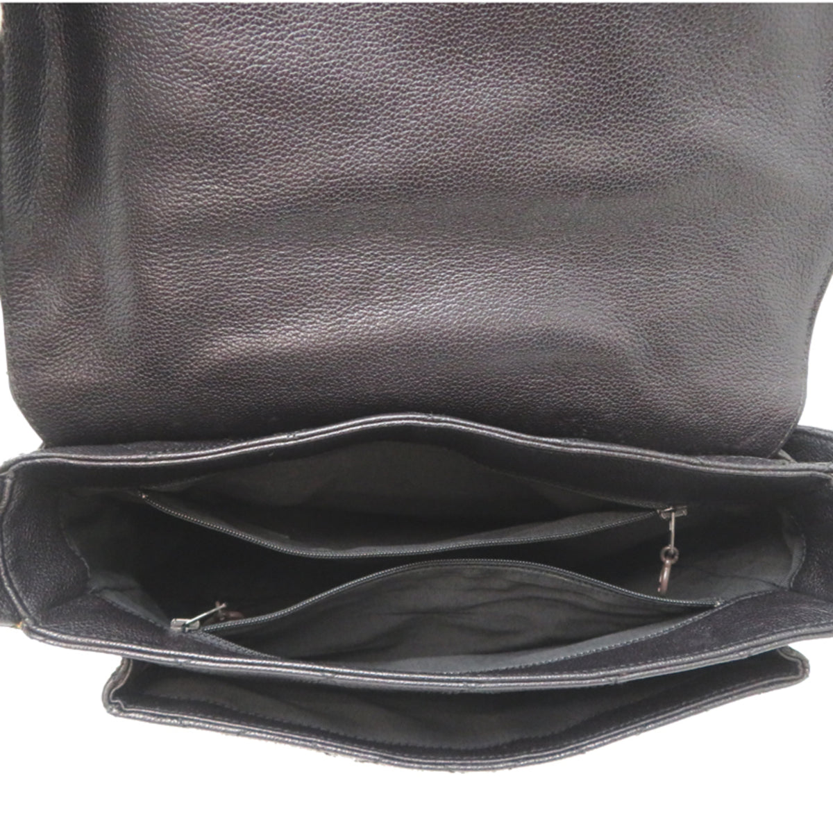 Chanel Black Leather Shoulder Bag (Pre-Owned)