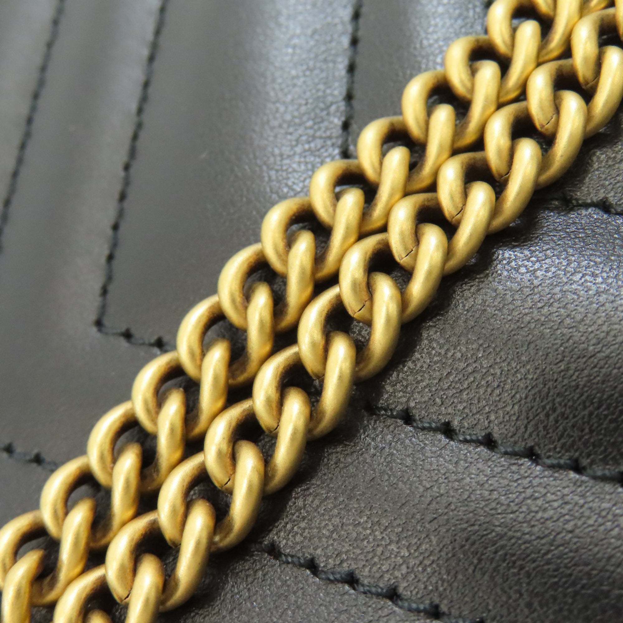 Gucci Black Leather Shoulder Bag (Pre-Owned)