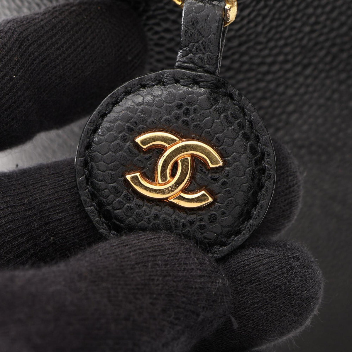 Chanel Black Grained Calfskin Handbag (Pre-Owned)