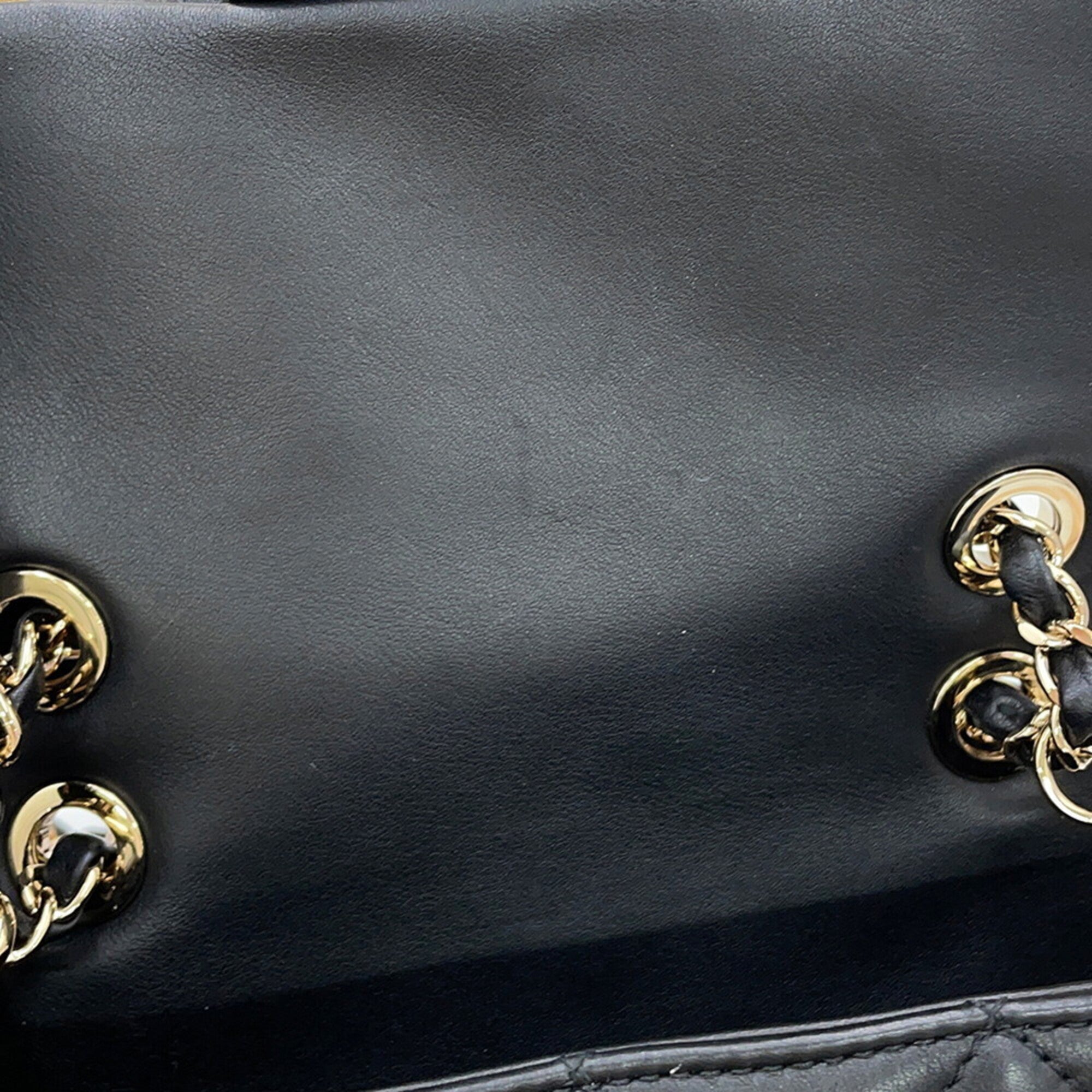 Chanel Matelasse Black Leather Handbag Shoulder Bag (Pre-Owned)