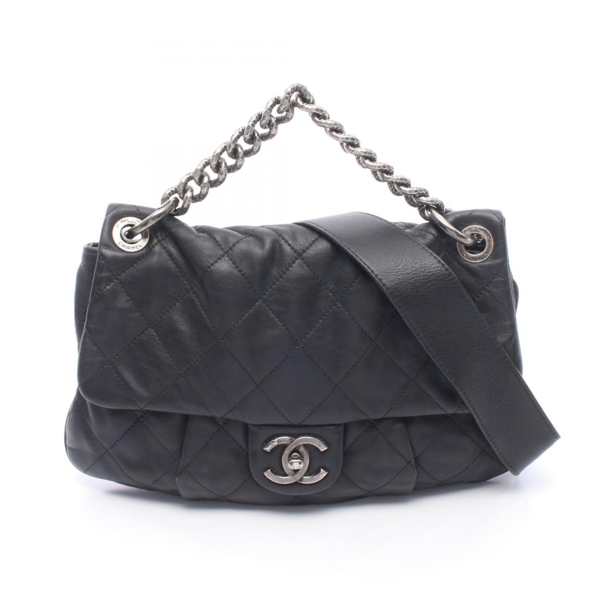 Chanel Black Leather Handbag (Pre-Owned)