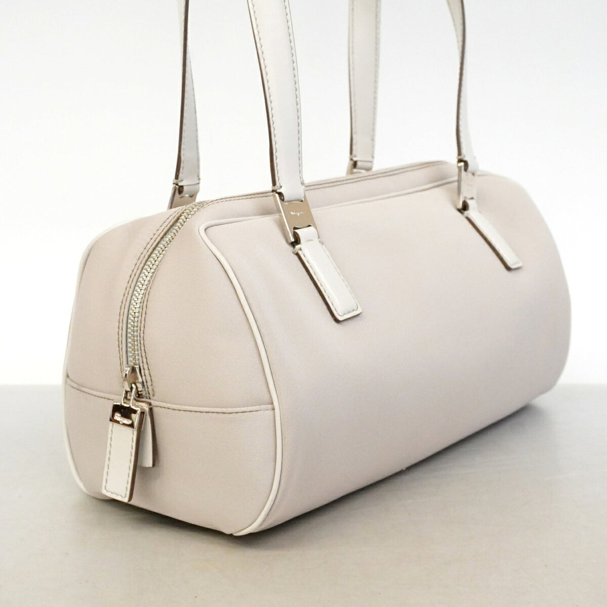 Salvatore Ferragamo Gray Nylon Handbag (Pre-Owned)