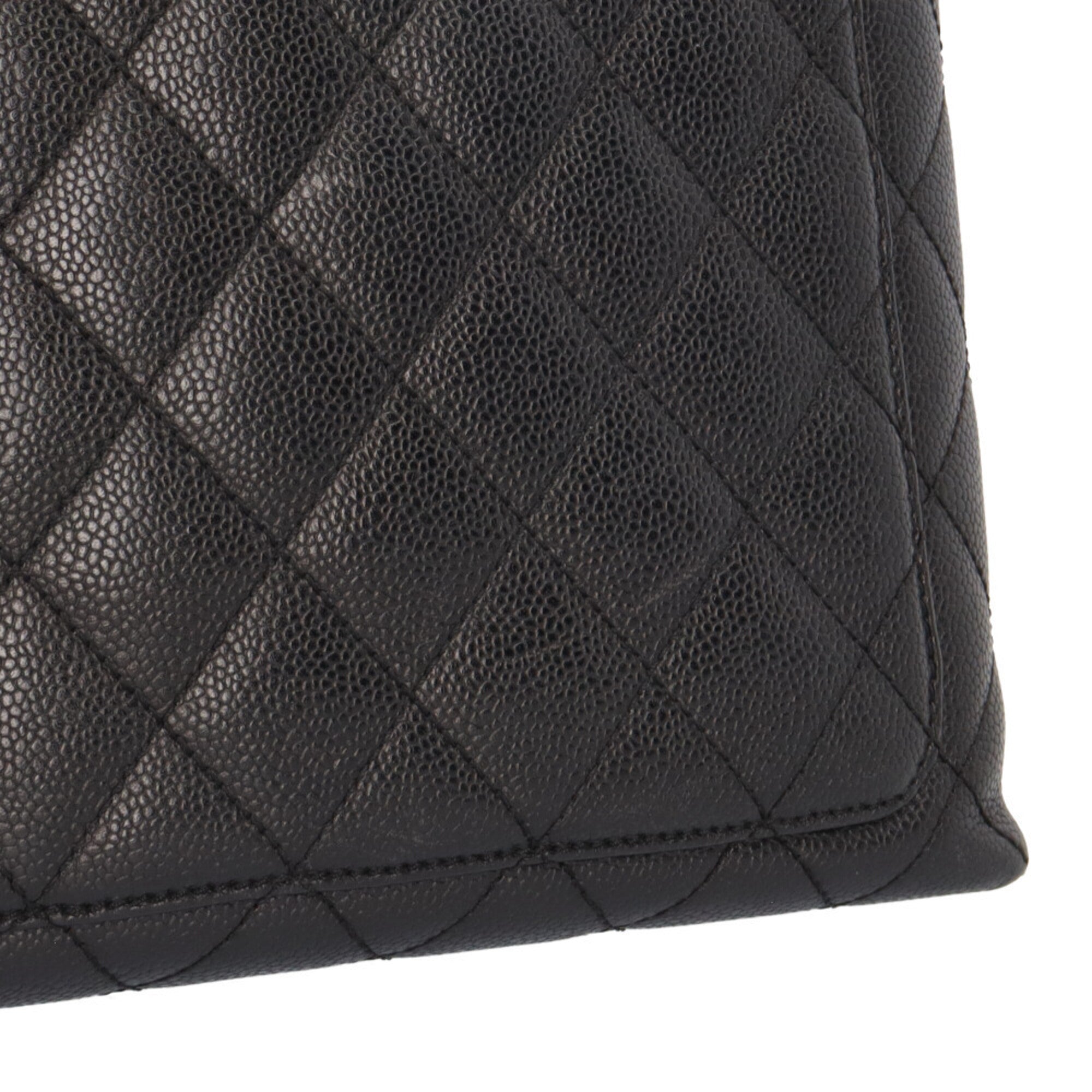 Chanel Matelasse Black Grained Calfskin Handbag (Pre-Owned)