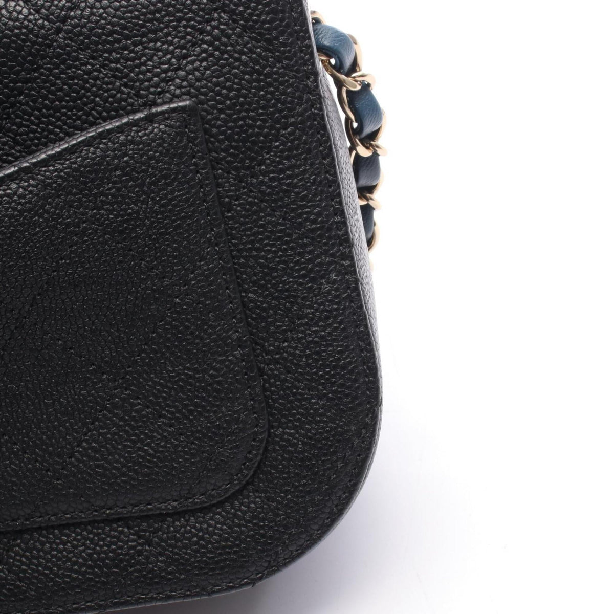 Chanel Black Grained Calfskin Handbag Shoulder Bag (Pre-Owned)