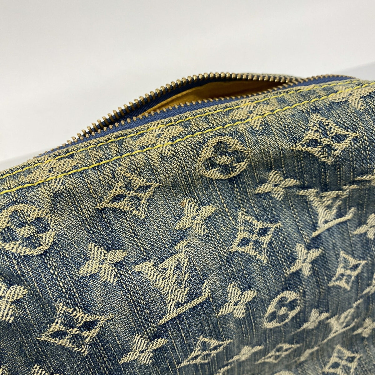 Louis Vuitton Blue Shoulder Bag (Pre-Owned)