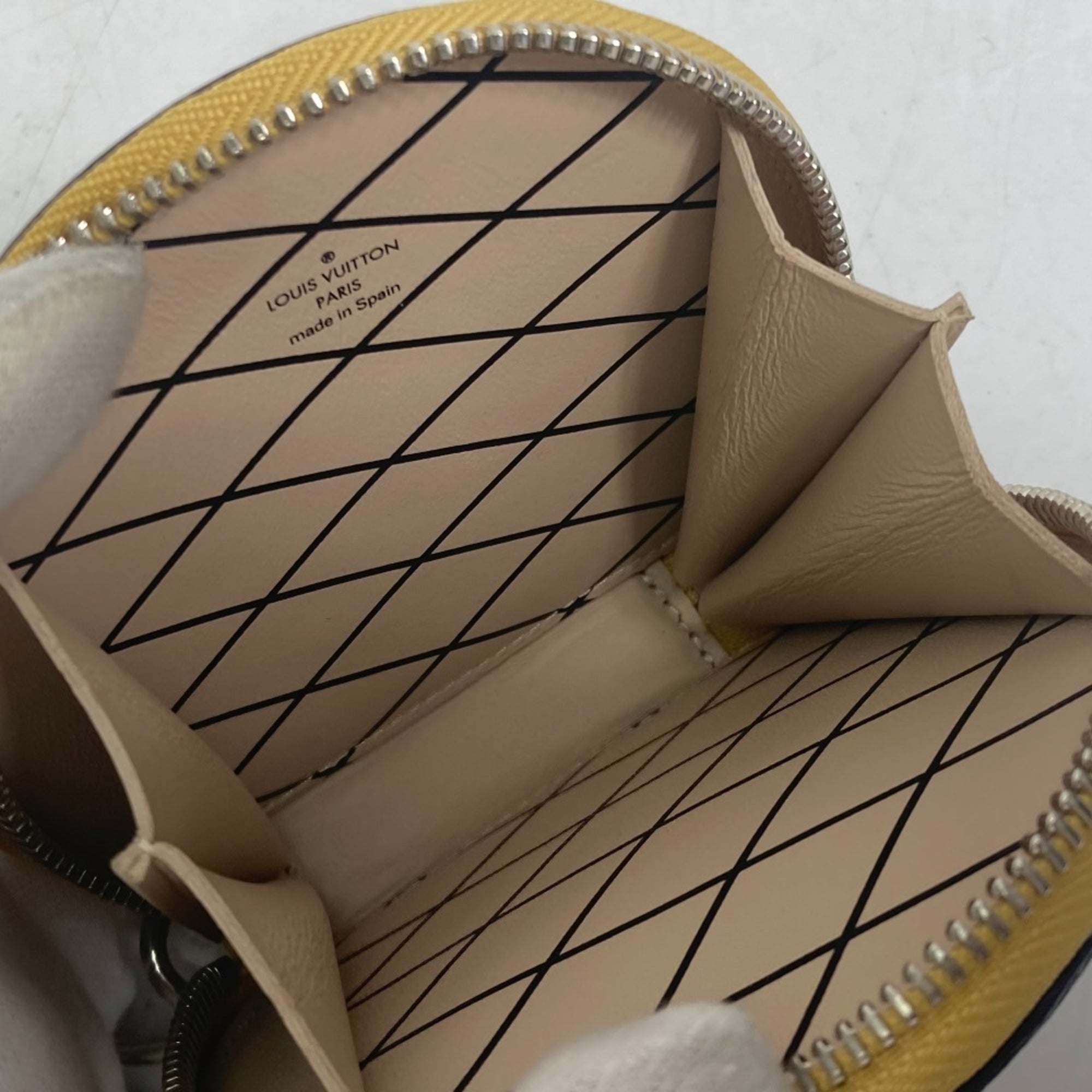 Louis Vuitton Beige Coin Purse/Coin Case (Pre-Owned)