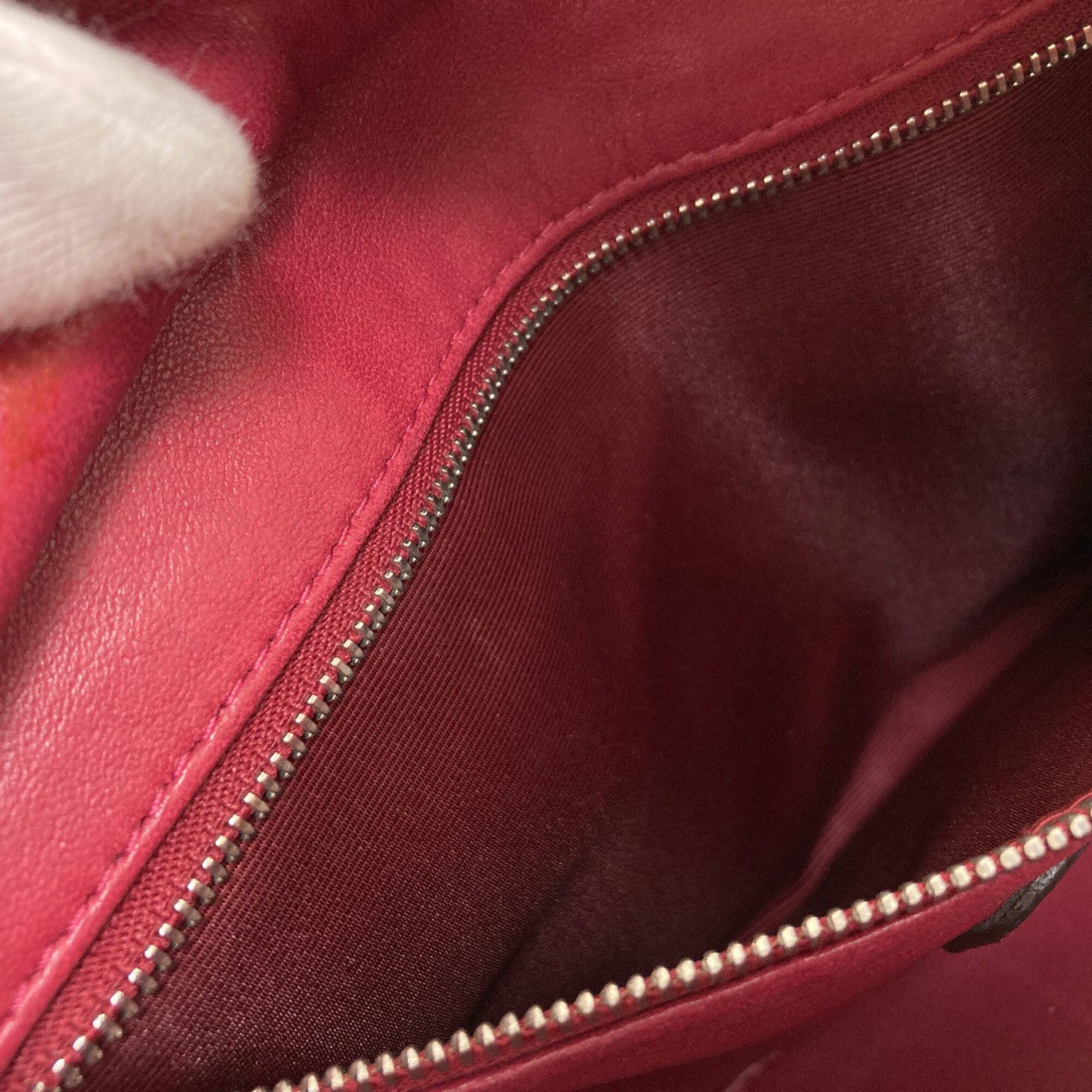 Loewe Red Color Leather Handbag (Pre-Owned)